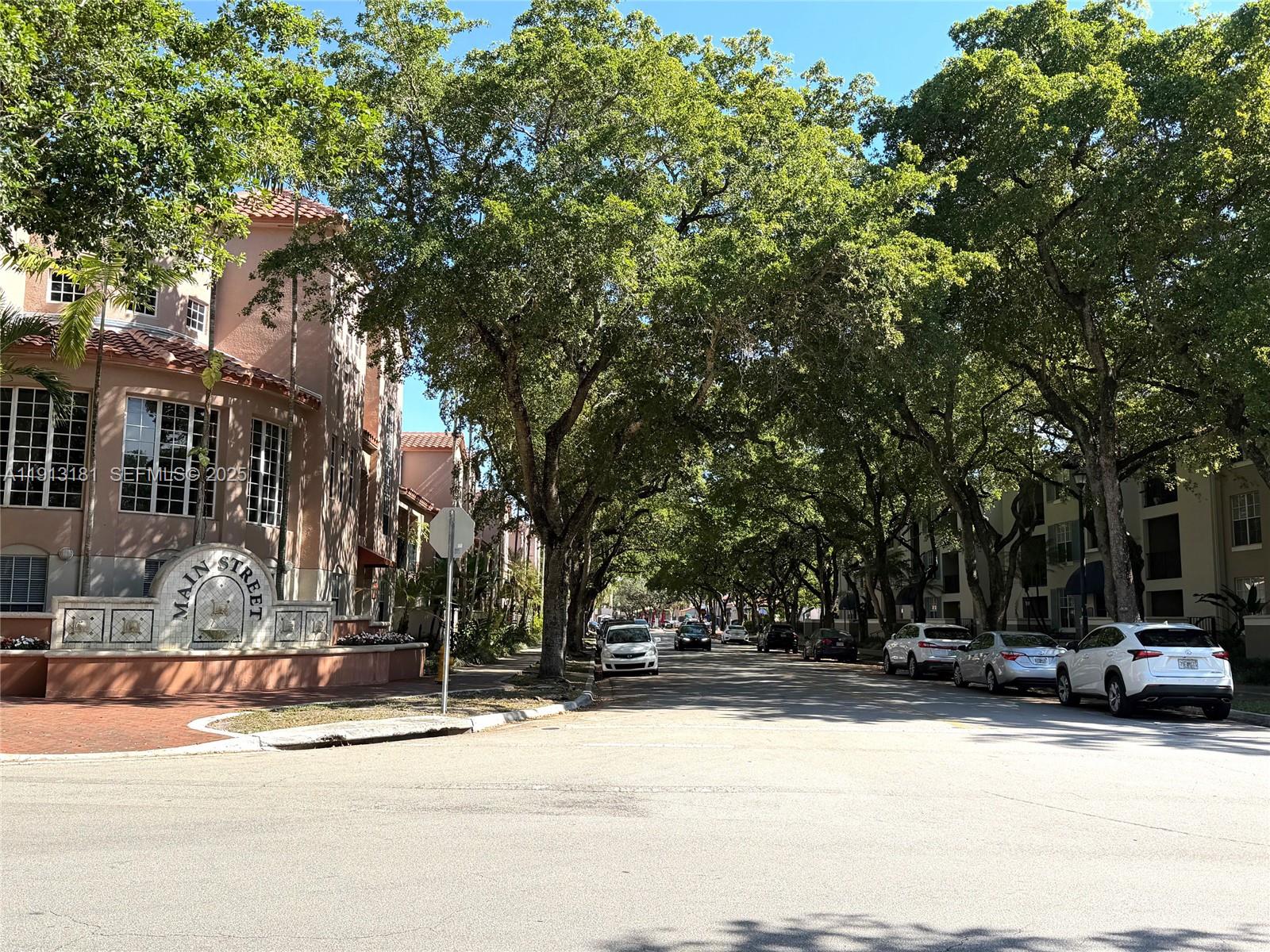 MIAMI LAKES EAGLE NEST SE - Residential