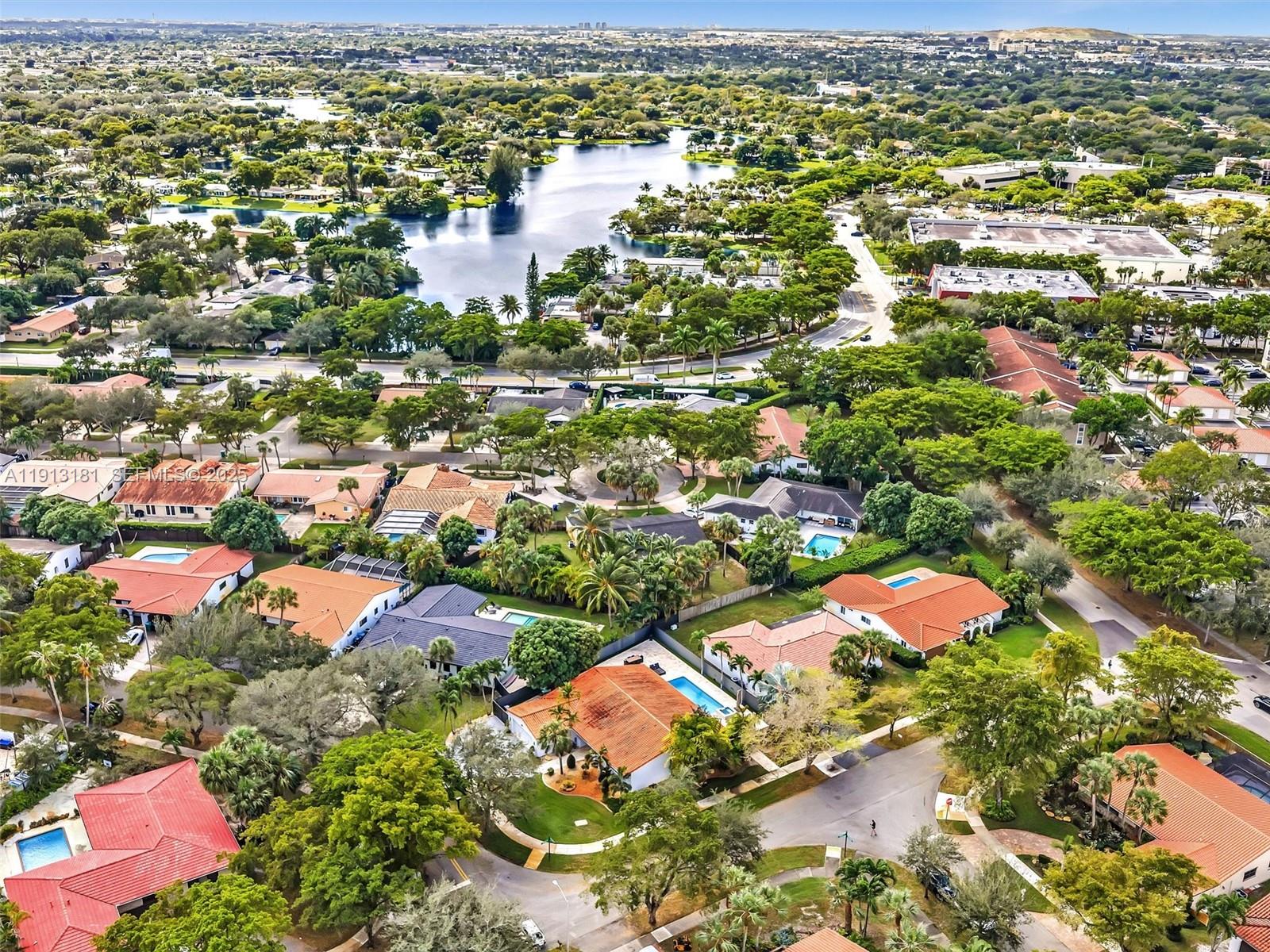 MIAMI LAKES EAGLE NEST SE - Residential