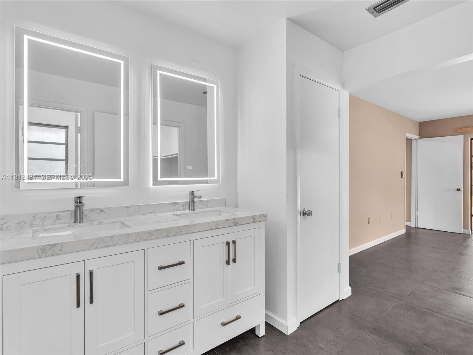 MIAMI LAKES EAGLE NEST SE - Residential