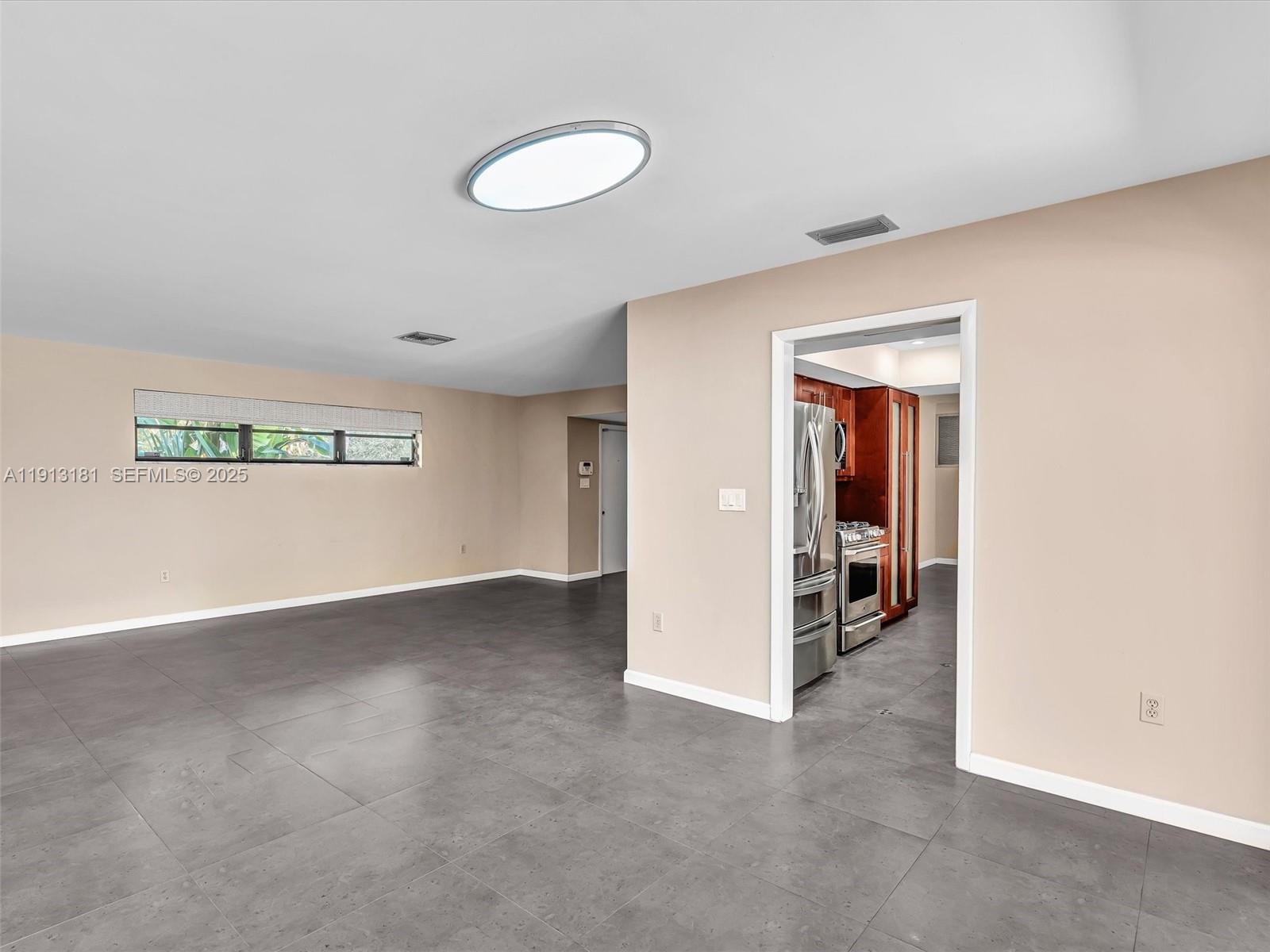 MIAMI LAKES EAGLE NEST SE - Residential