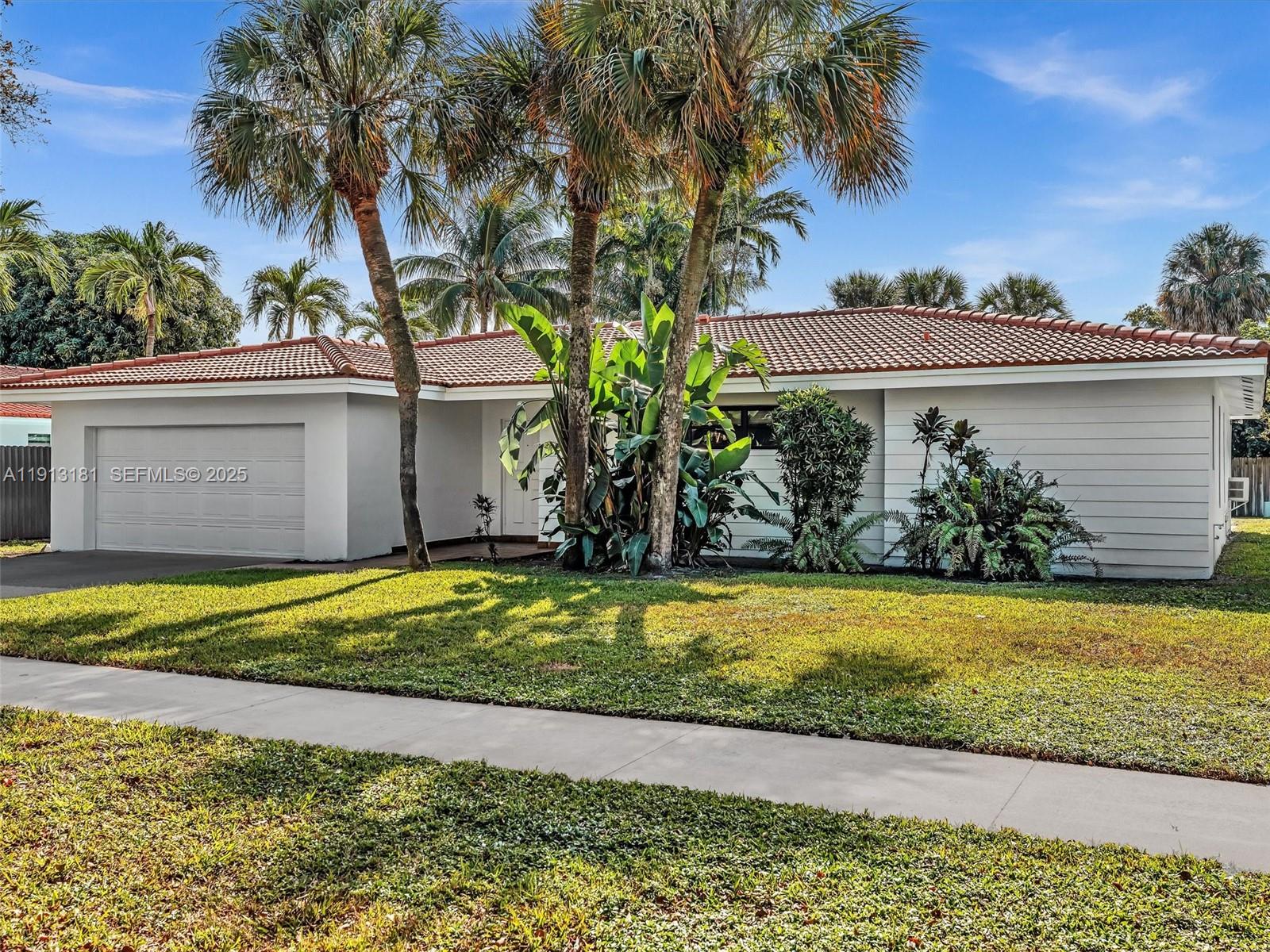 MIAMI LAKES EAGLE NEST SE - Residential