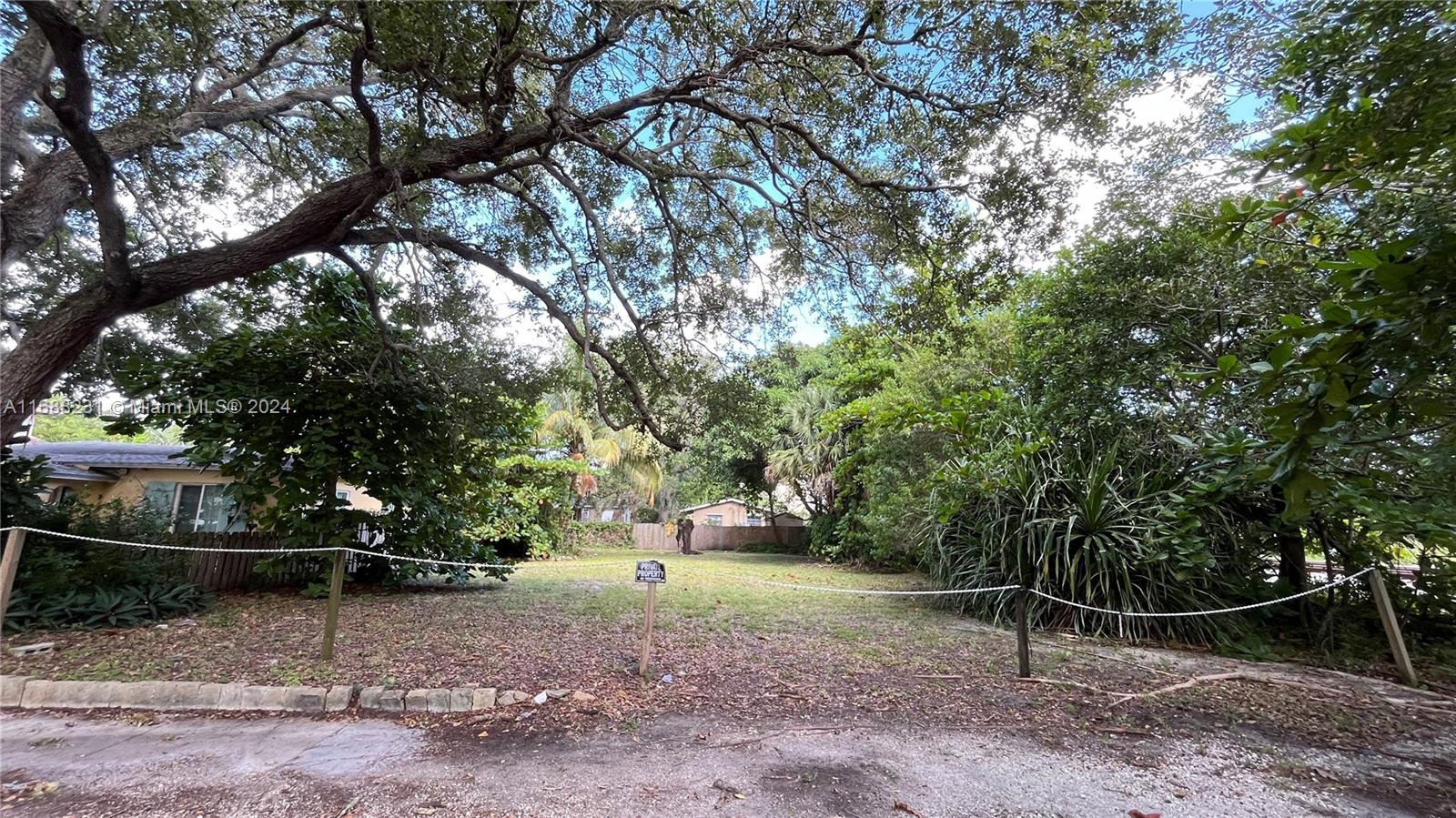 201 SW 11th Ct