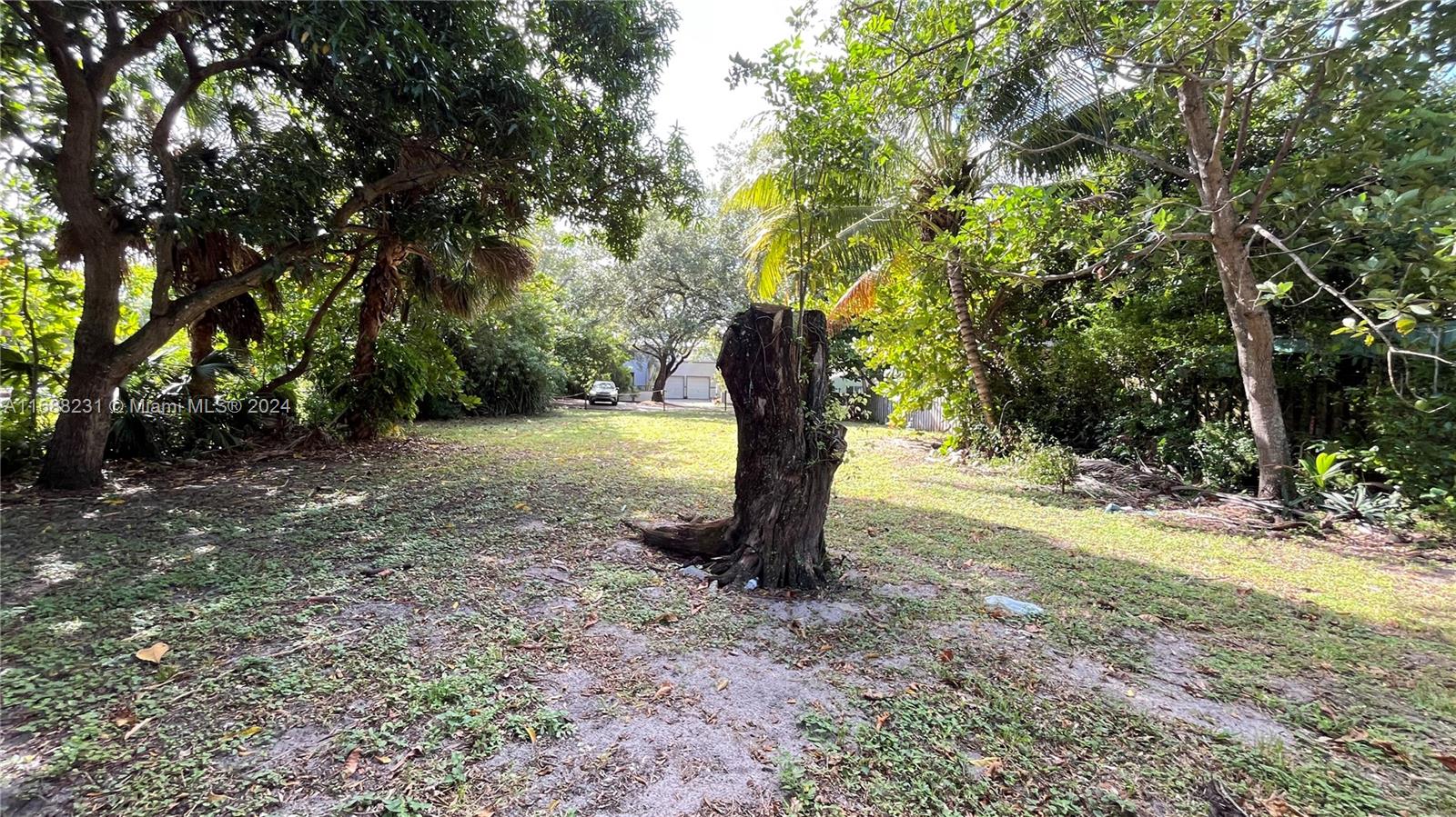 CROISSANT PARK RIVER SEC - Land