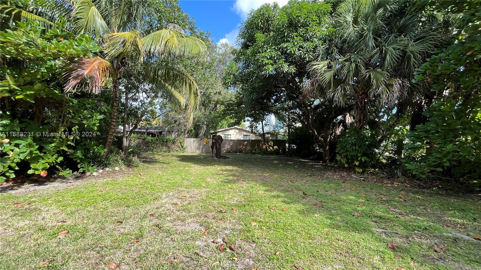 201 SW 11th Ct