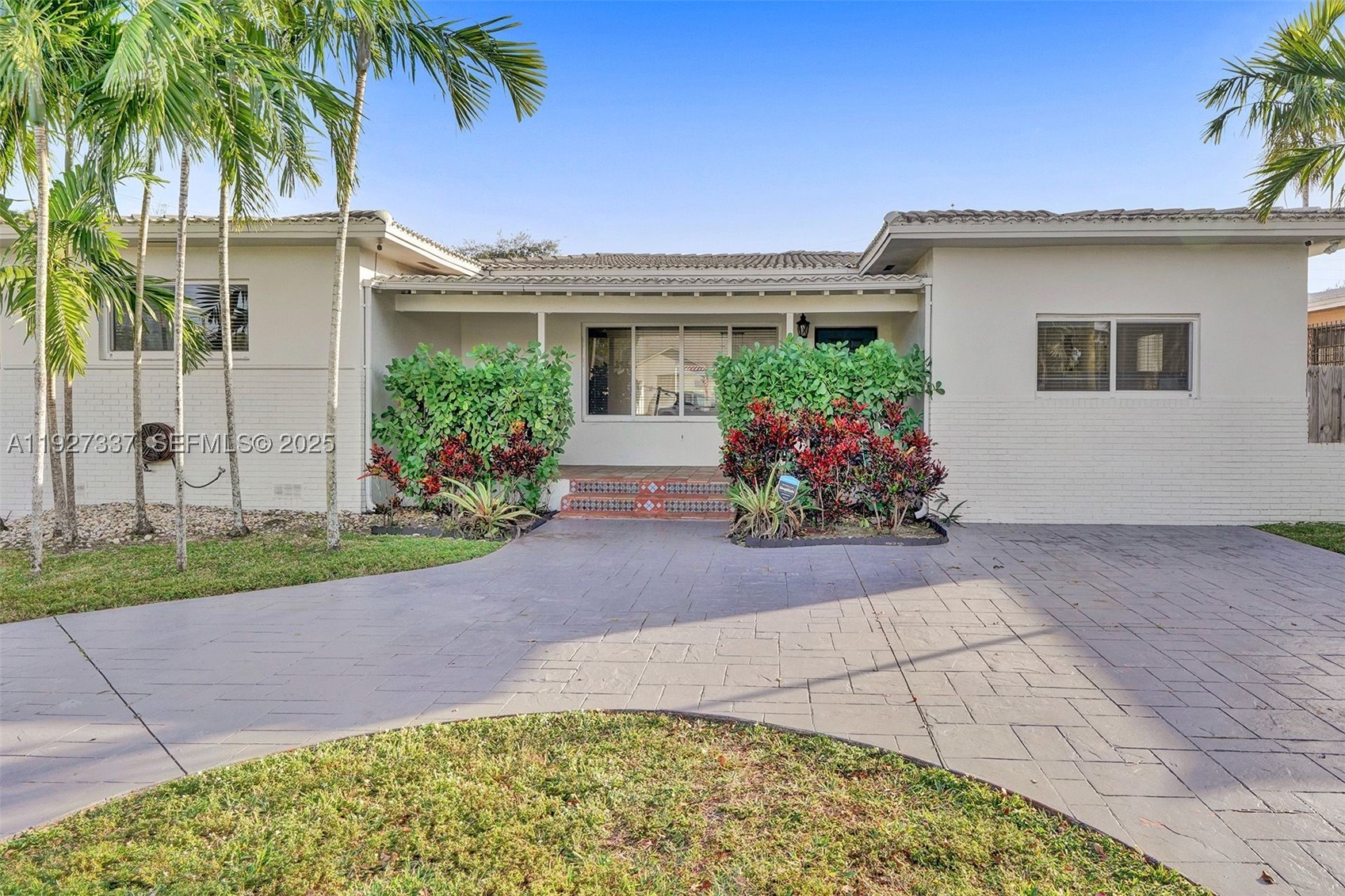 1102 Meadowlark Ave