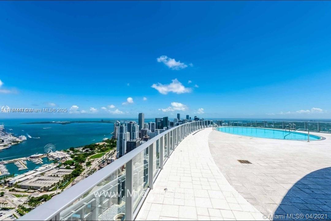 PARAMOUNT MIAMI WORLDCENT - Residential Lease