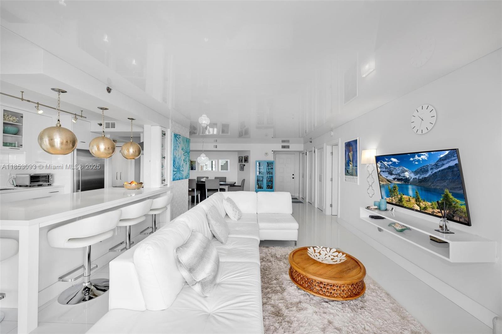 SUMMIT CONDO - Residential