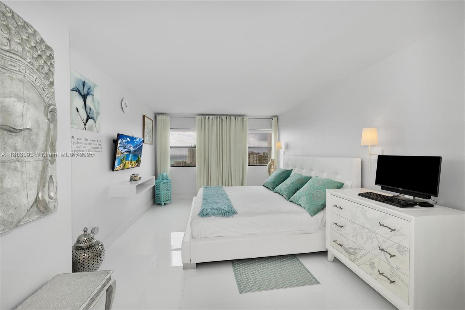 SUMMIT CONDO - Residential