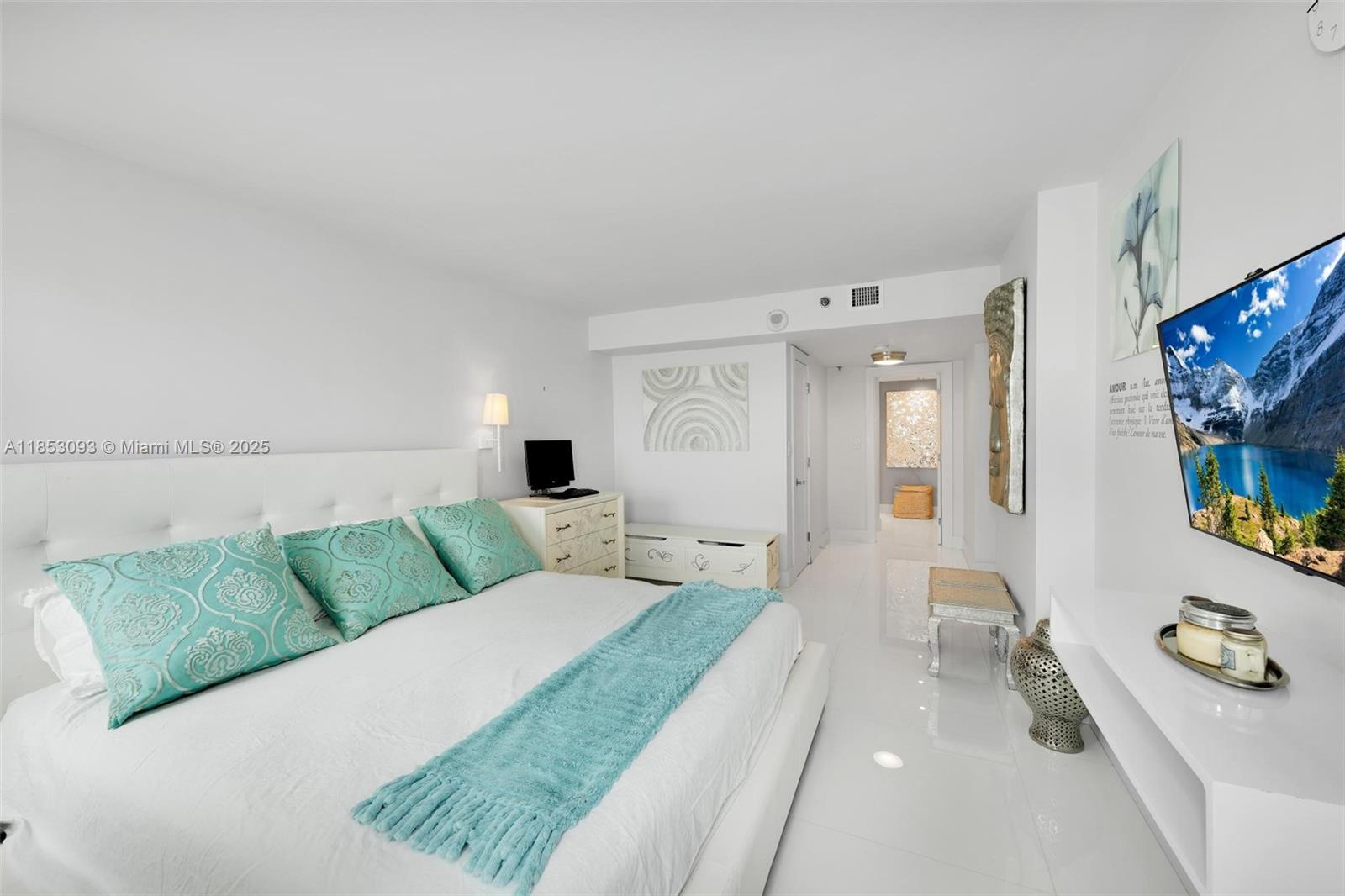 SUMMIT CONDO - Residential