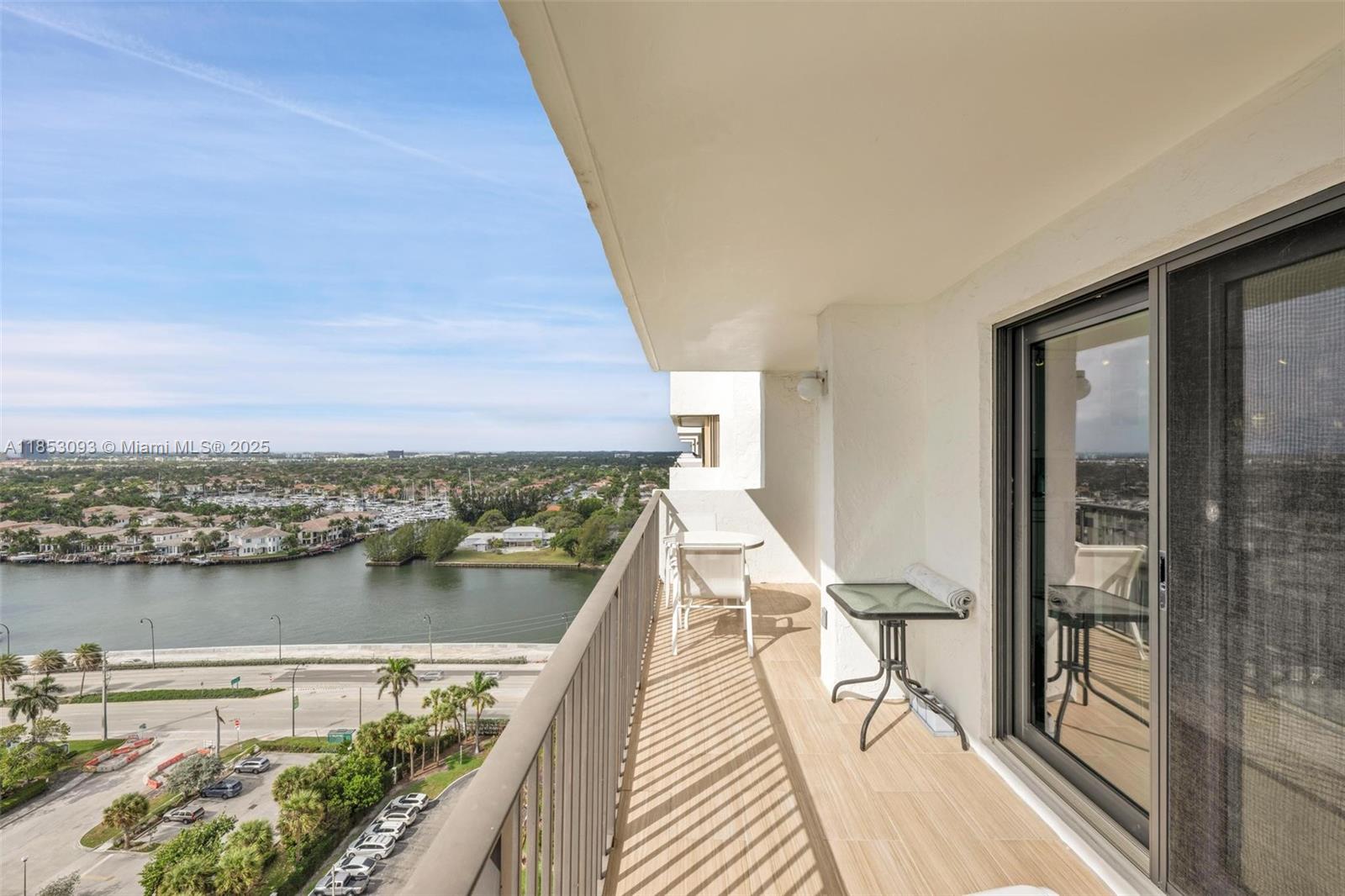 SUMMIT CONDO - Residential