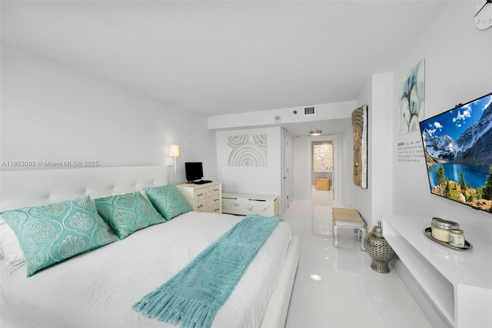 SUMMIT CONDO - Residential