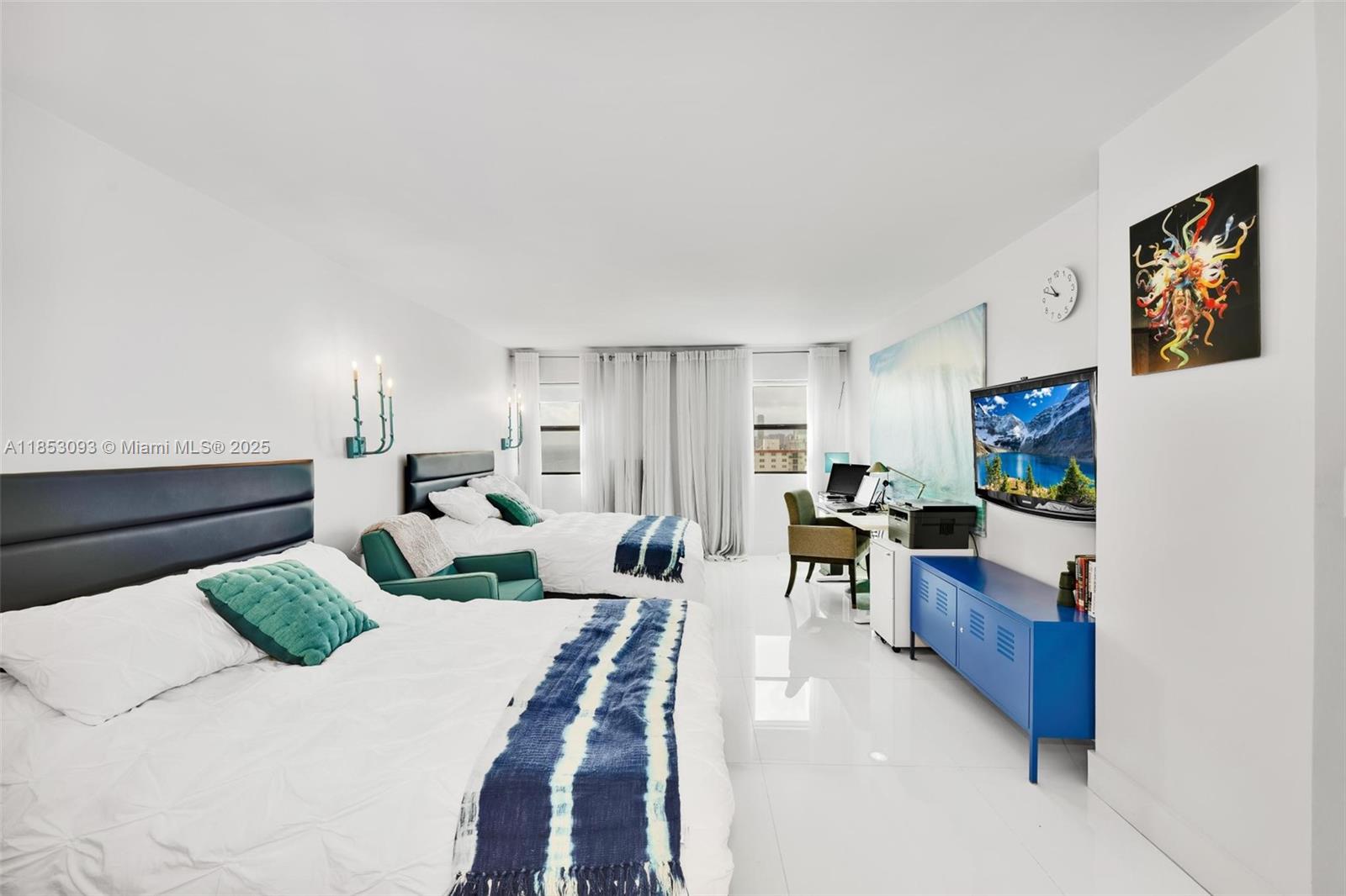 SUMMIT CONDO - Residential