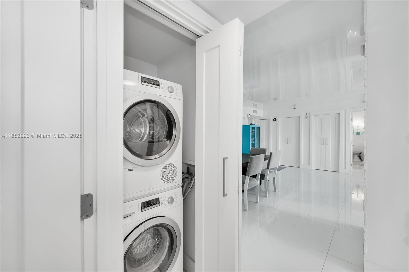 SUMMIT CONDO - Residential