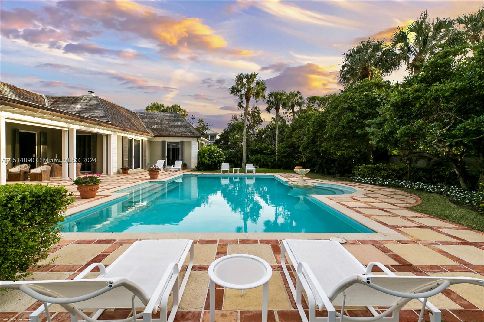 ISLAND BEACH - Residential