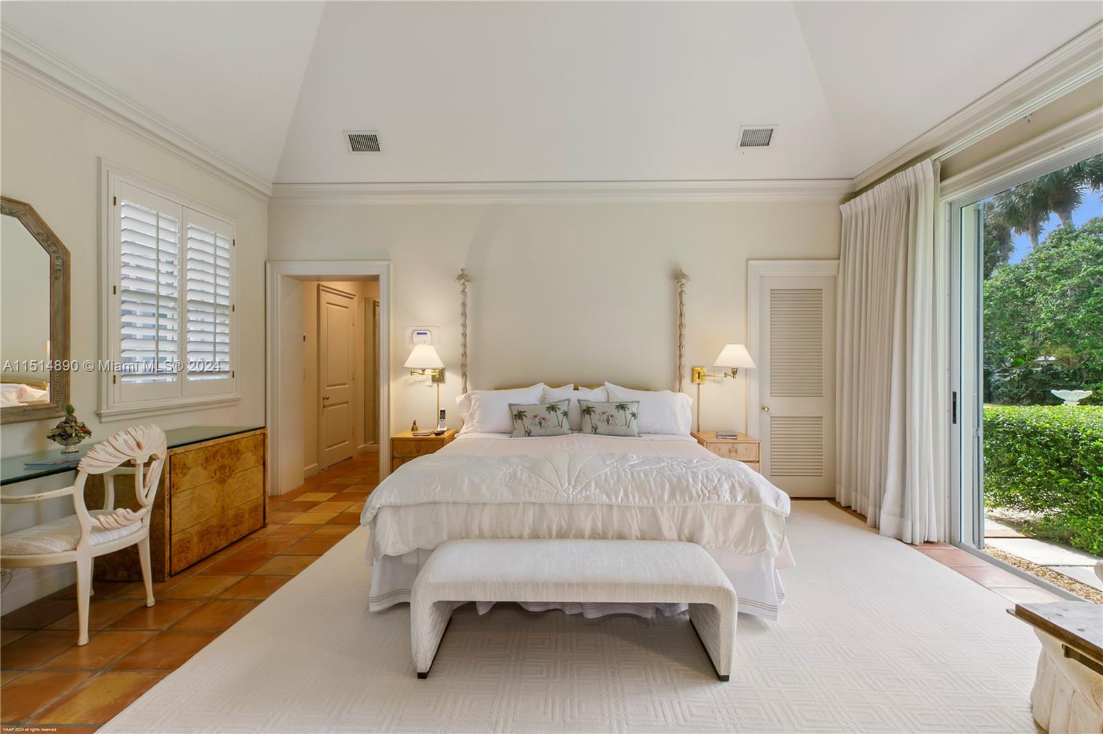 ISLAND BEACH - Residential