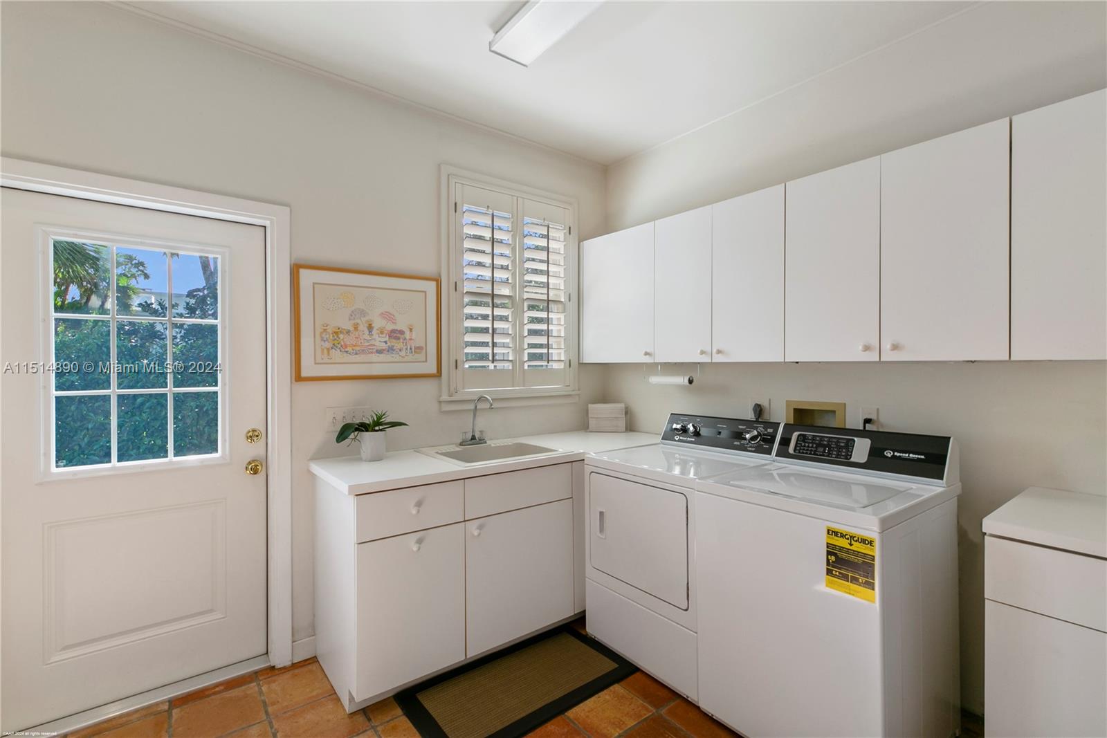 ISLAND BEACH - Residential