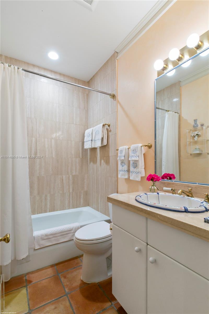 ISLAND BEACH - Residential