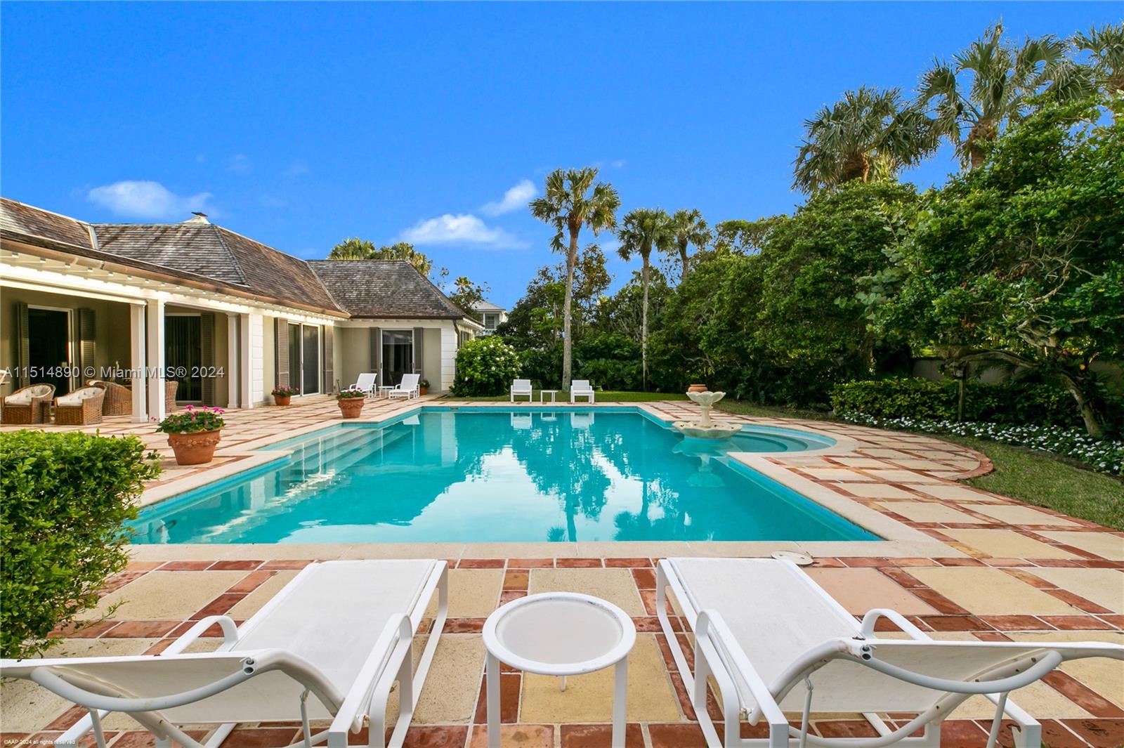 ISLAND BEACH - Residential