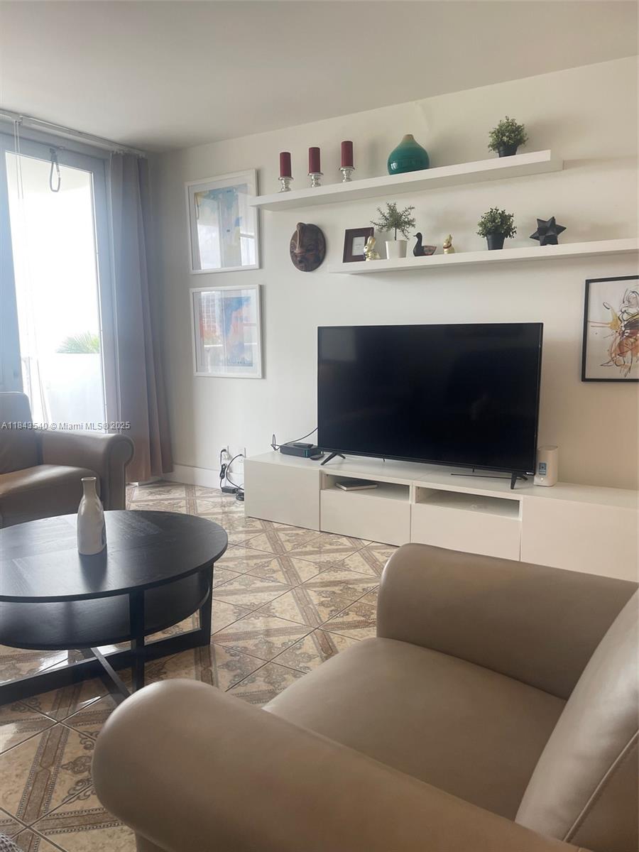 SEA AIR TOWERS CONDO - Residential Lease