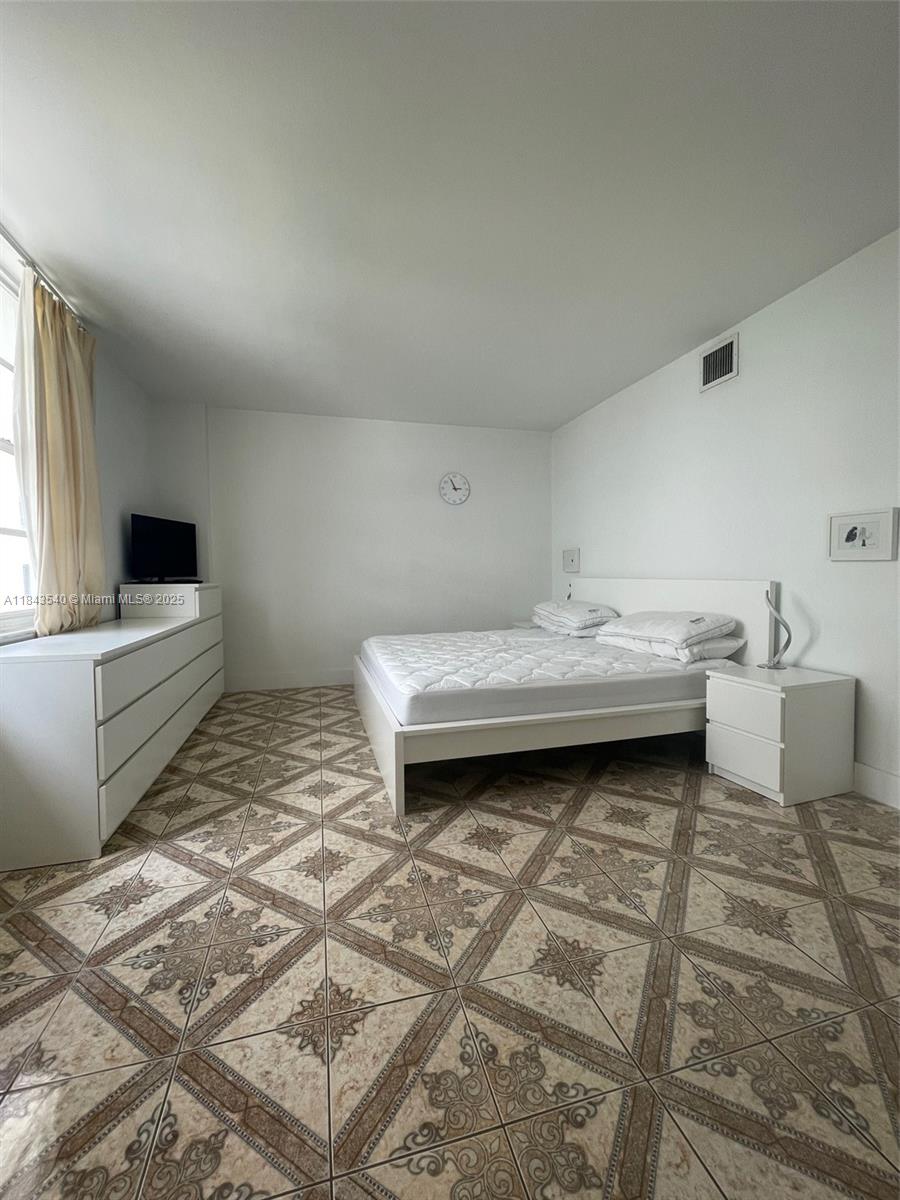 SEA AIR TOWERS CONDO - Residential Lease