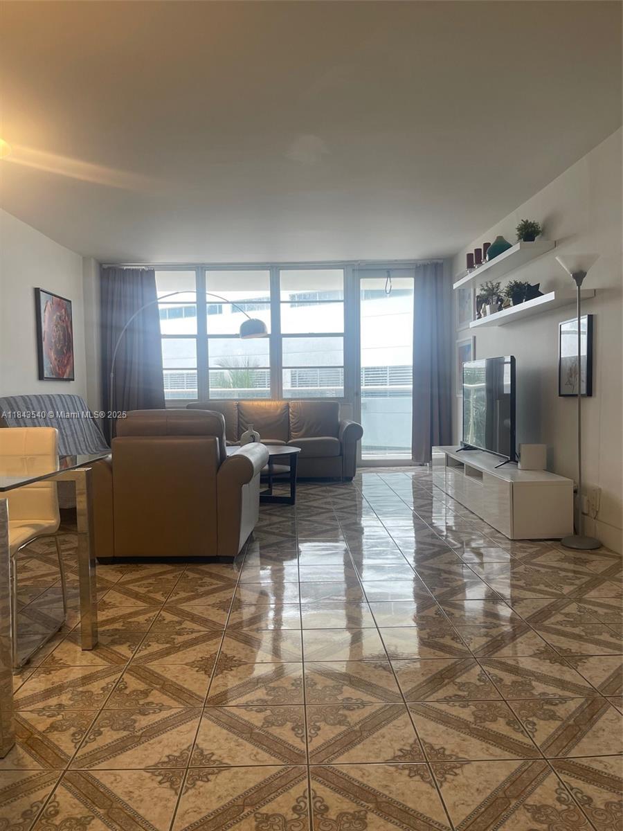 SEA AIR TOWERS CONDO - Residential Lease