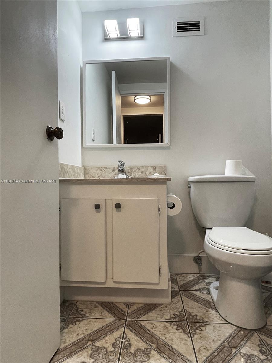 SEA AIR TOWERS CONDO - Residential Lease