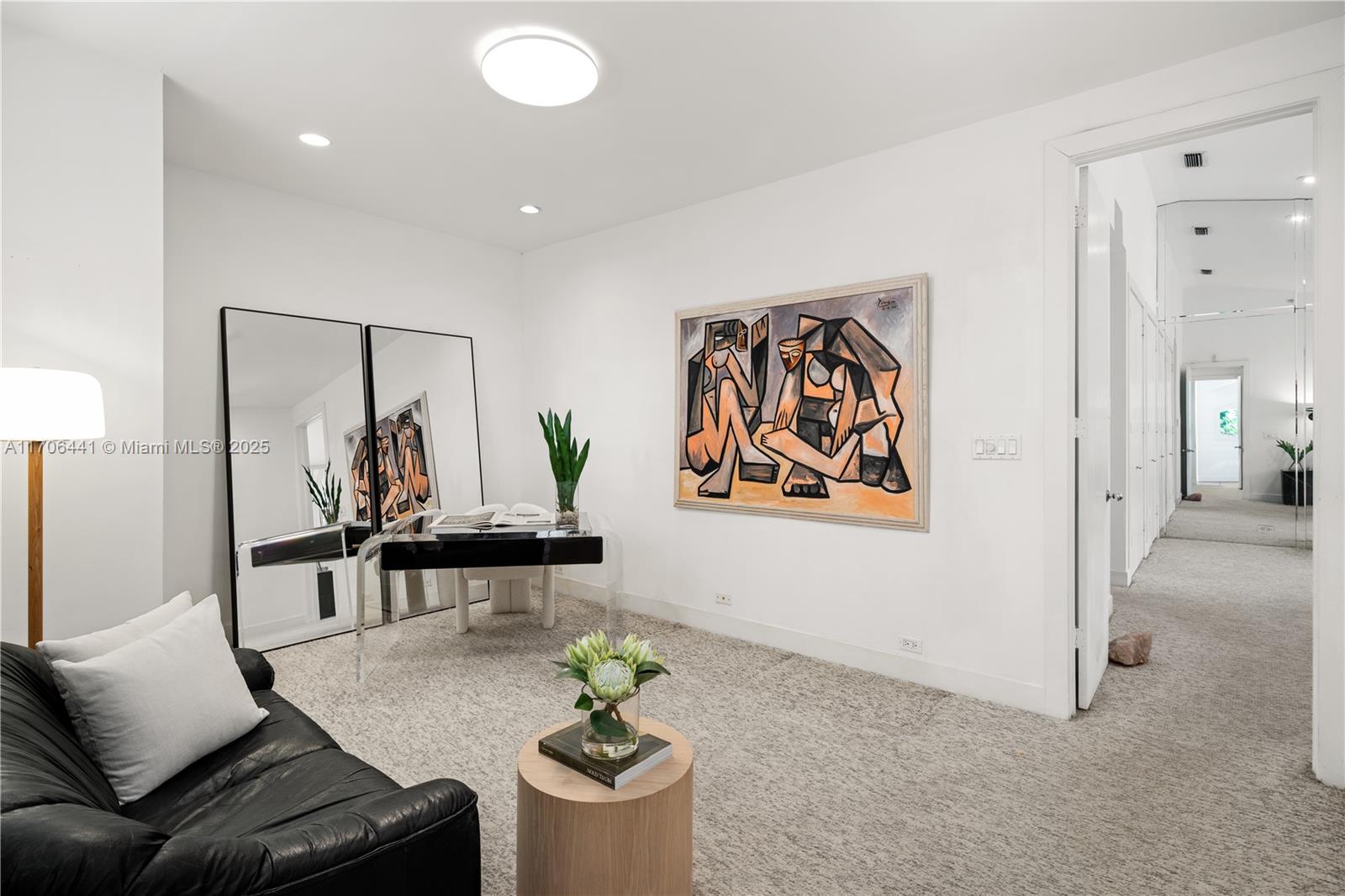 LEAFY WAY - Residential