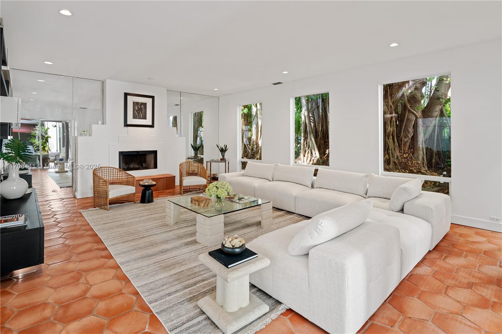 LEAFY WAY - Residential