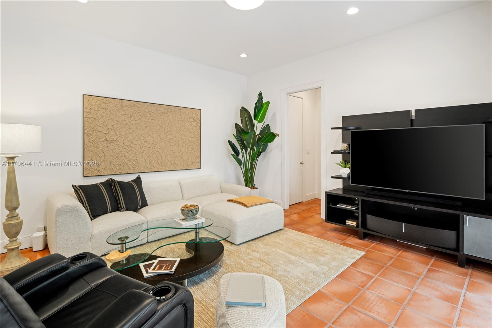 LEAFY WAY - Residential
