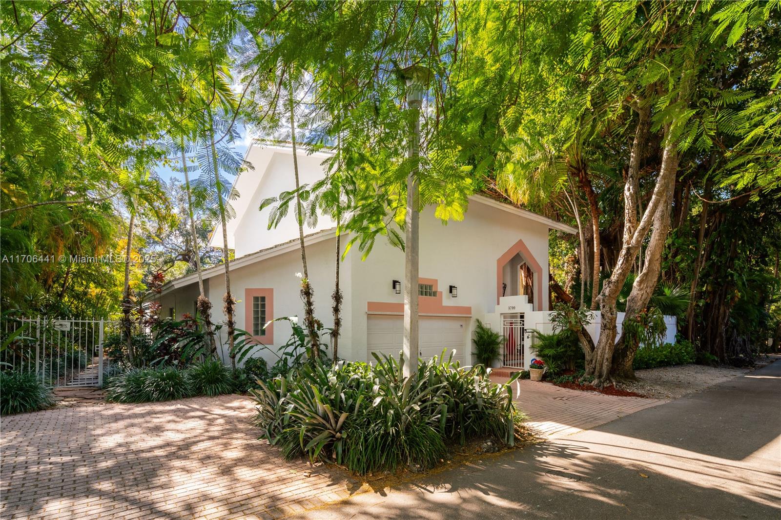 LEAFY WAY - Residential