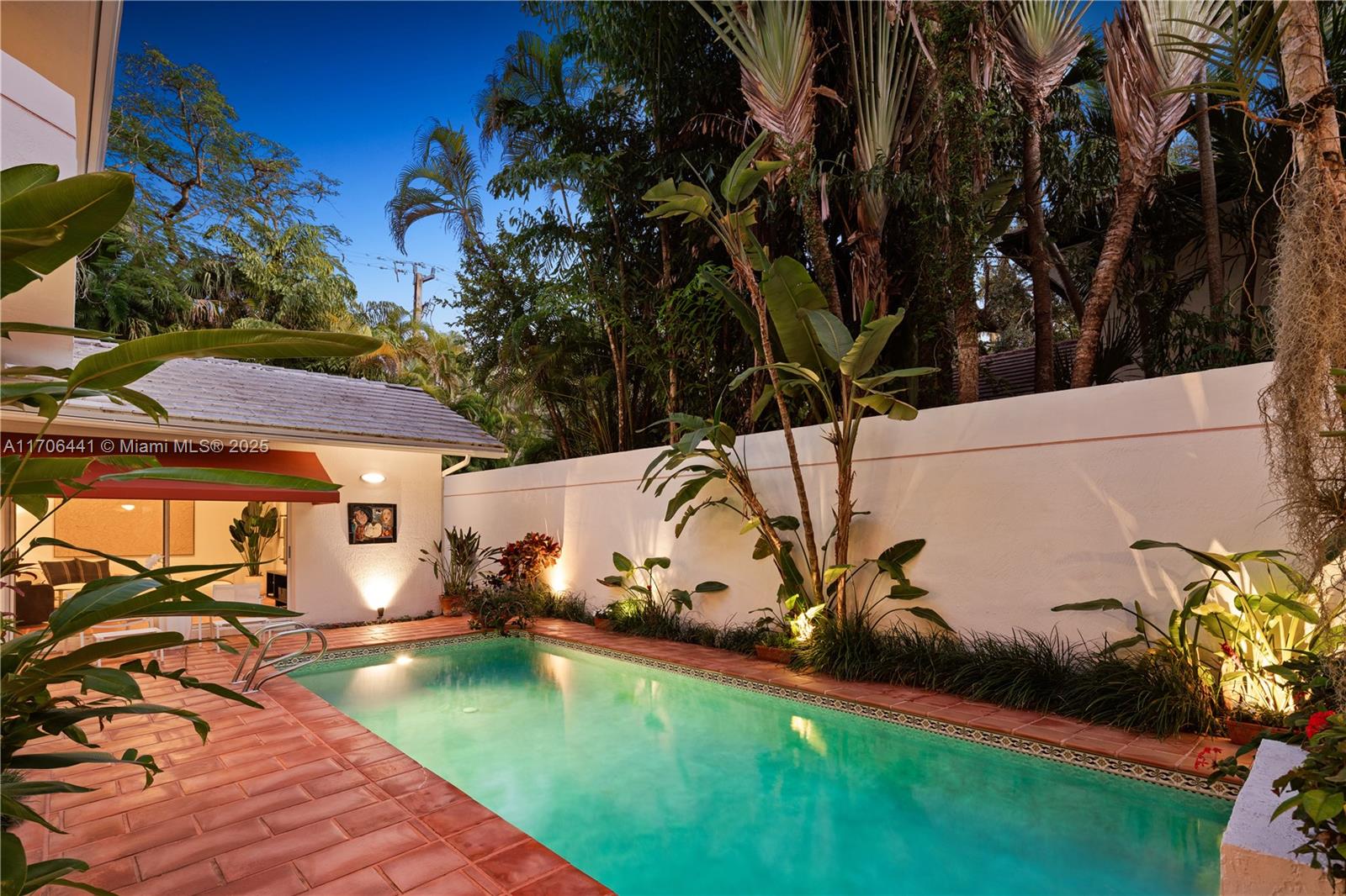 LEAFY WAY - Residential