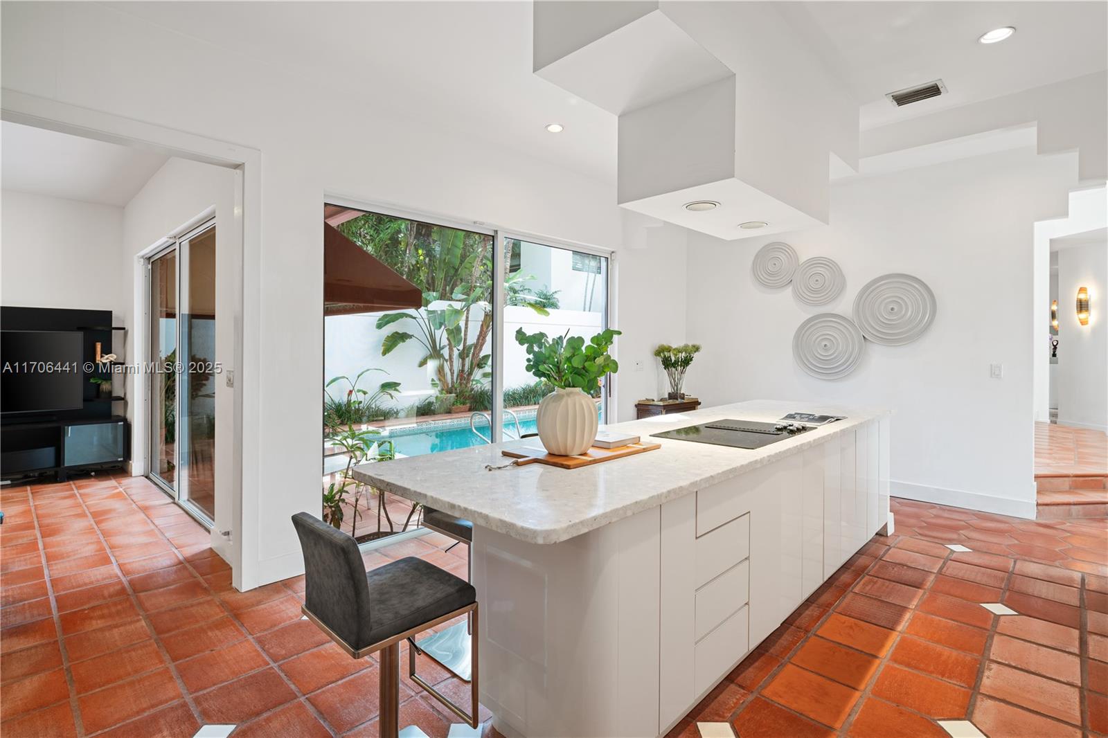 LEAFY WAY - Residential