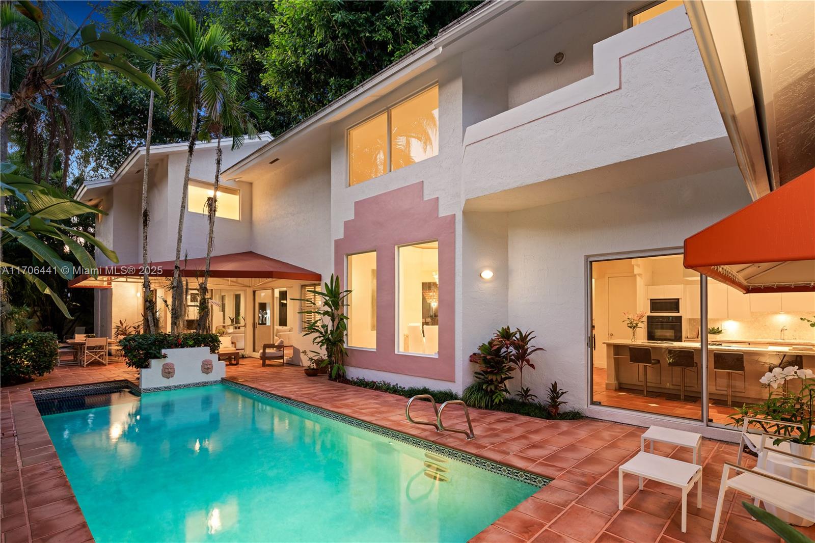 LEAFY WAY - Residential