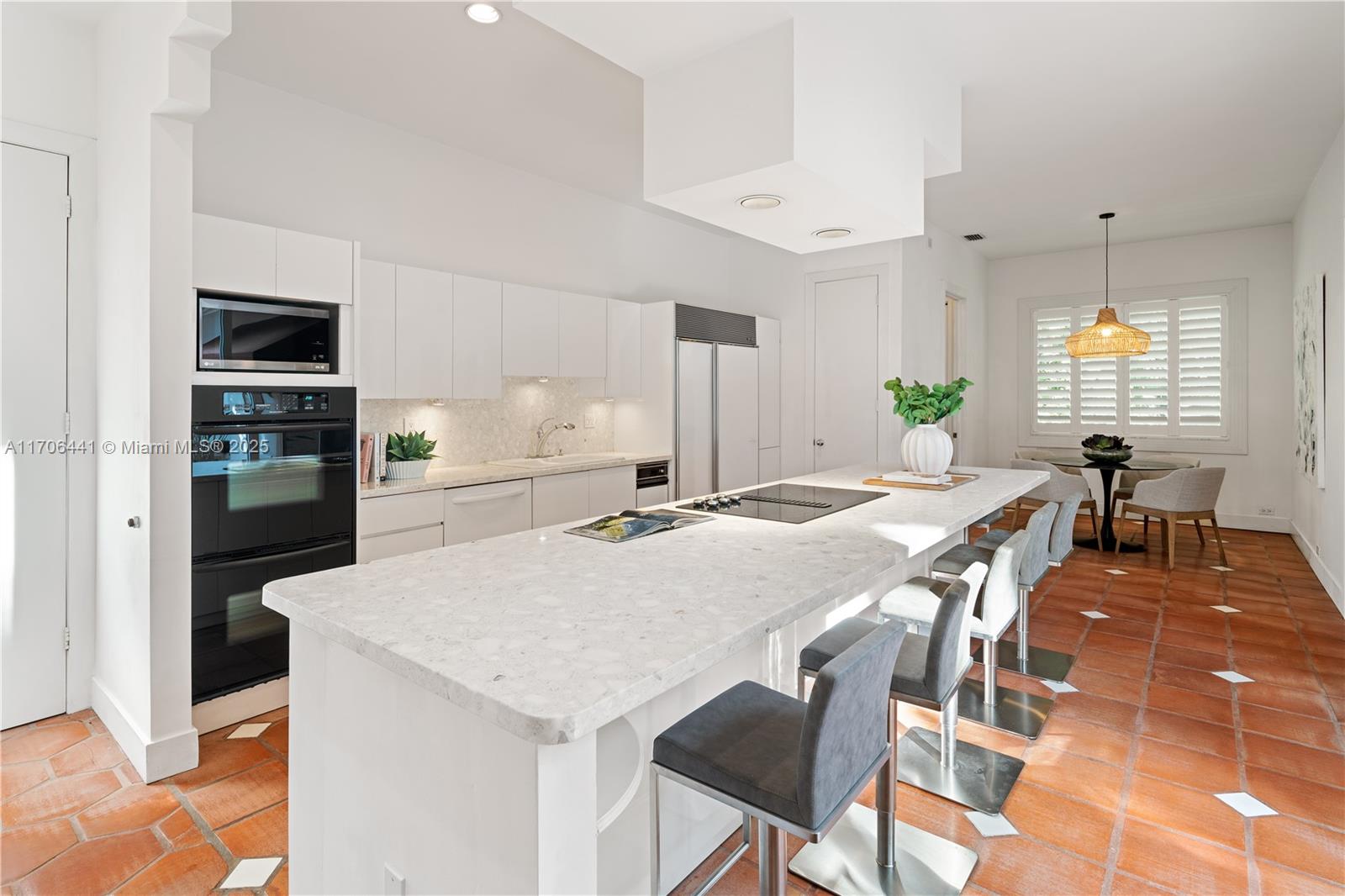 LEAFY WAY - Residential