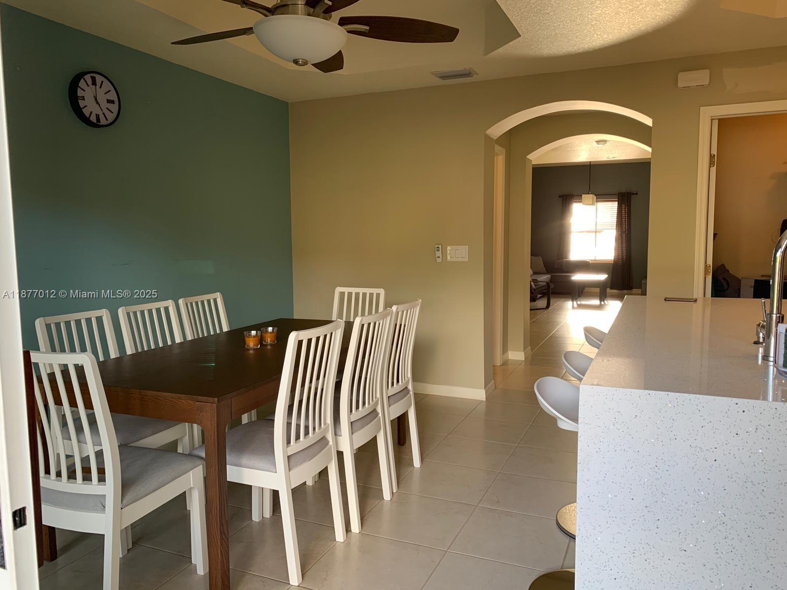 VILLAS AT HARBOR ISLES CO - Residential Lease