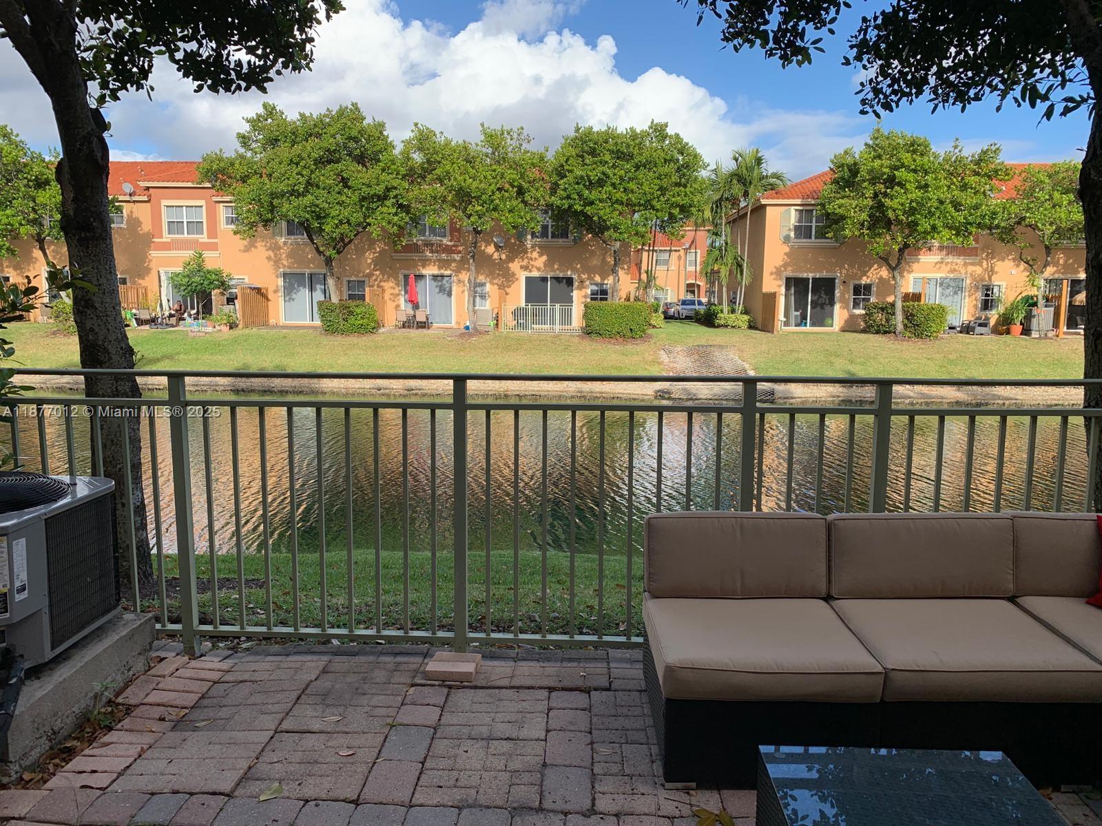 VILLAS AT HARBOR ISLES CO - Residential Lease