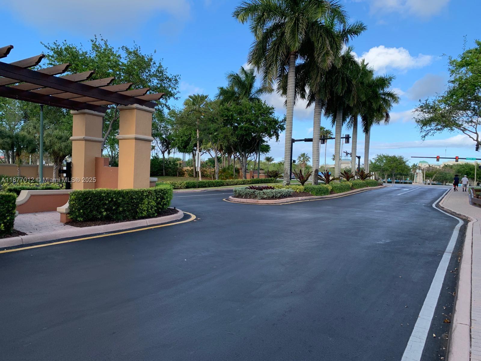 VILLAS AT HARBOR ISLES CO - Residential Lease