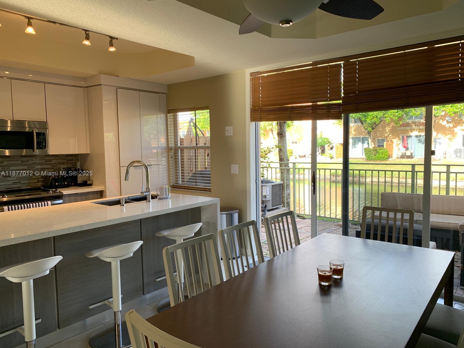 VILLAS AT HARBOR ISLES CO - Residential Lease