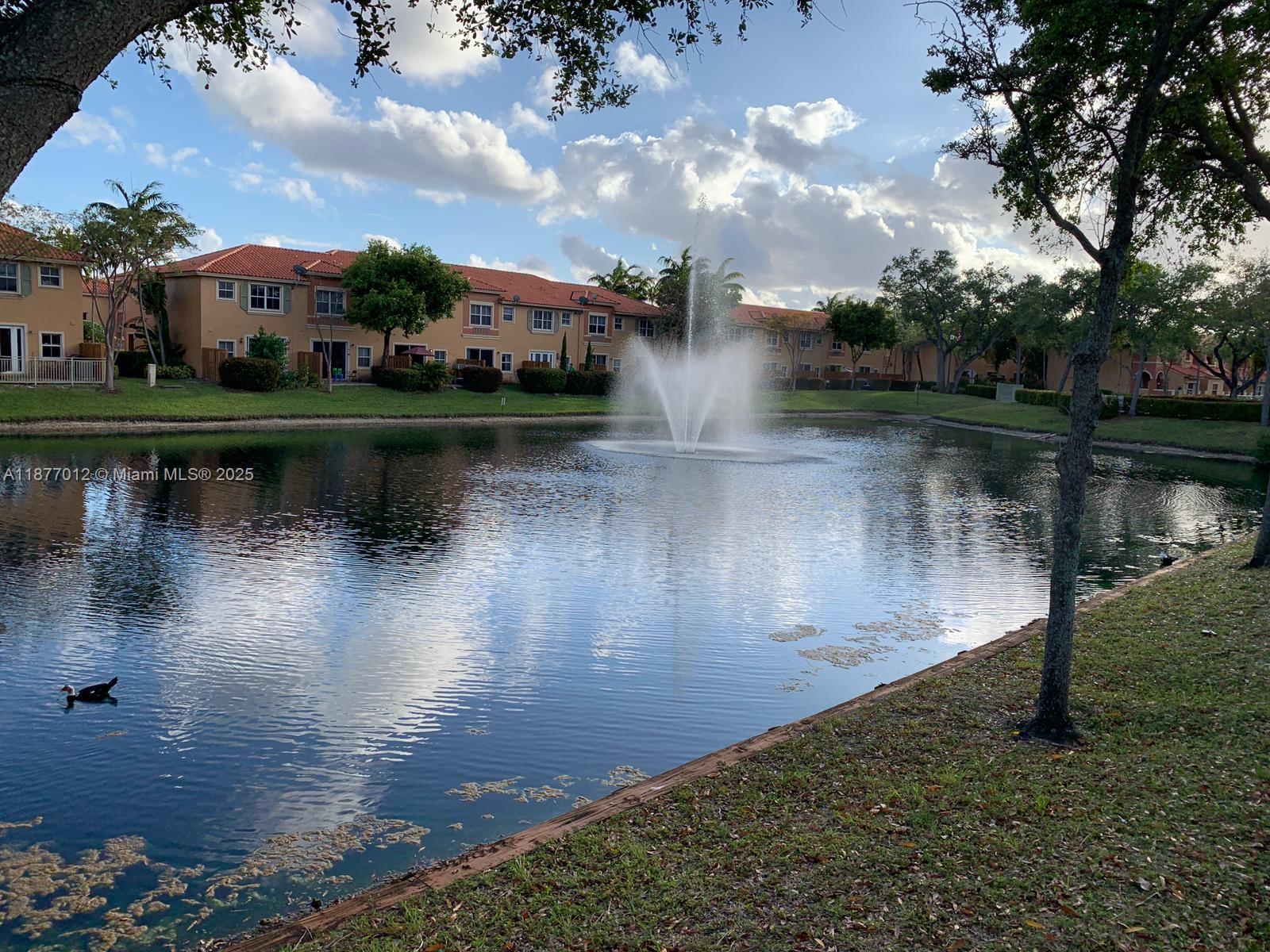 VILLAS AT HARBOR ISLES CO - Residential Lease
