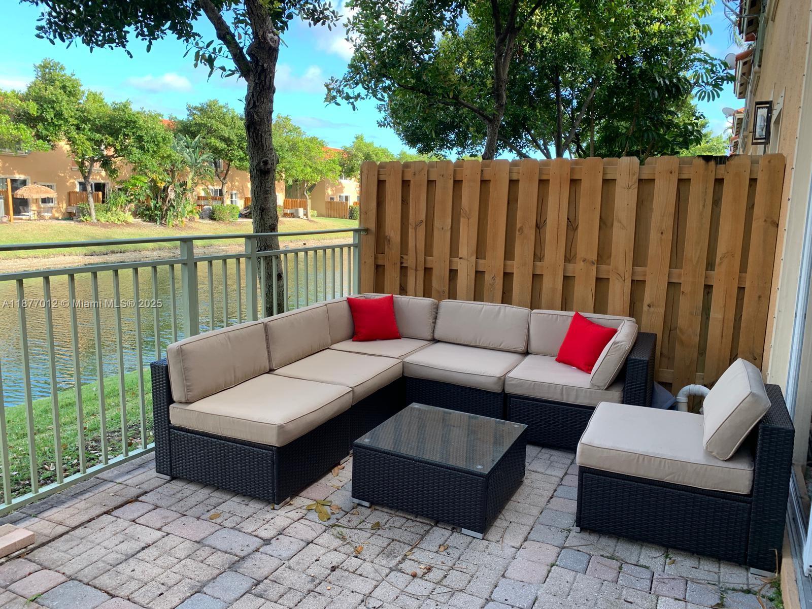 VILLAS AT HARBOR ISLES CO - Residential Lease