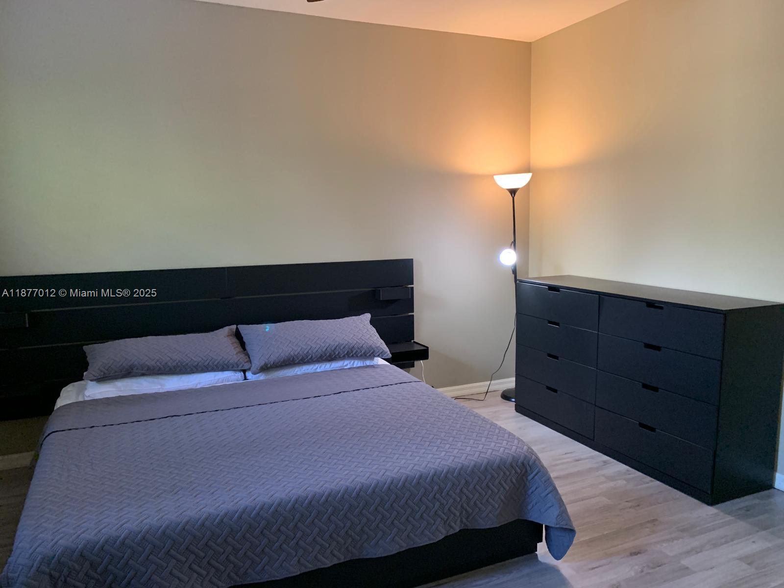 VILLAS AT HARBOR ISLES CO - Residential Lease