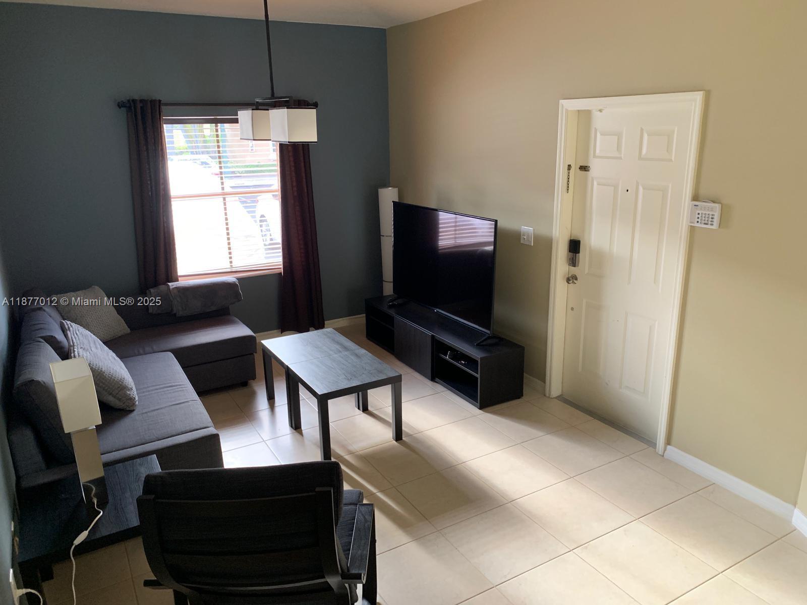 VILLAS AT HARBOR ISLES CO - Residential Lease
