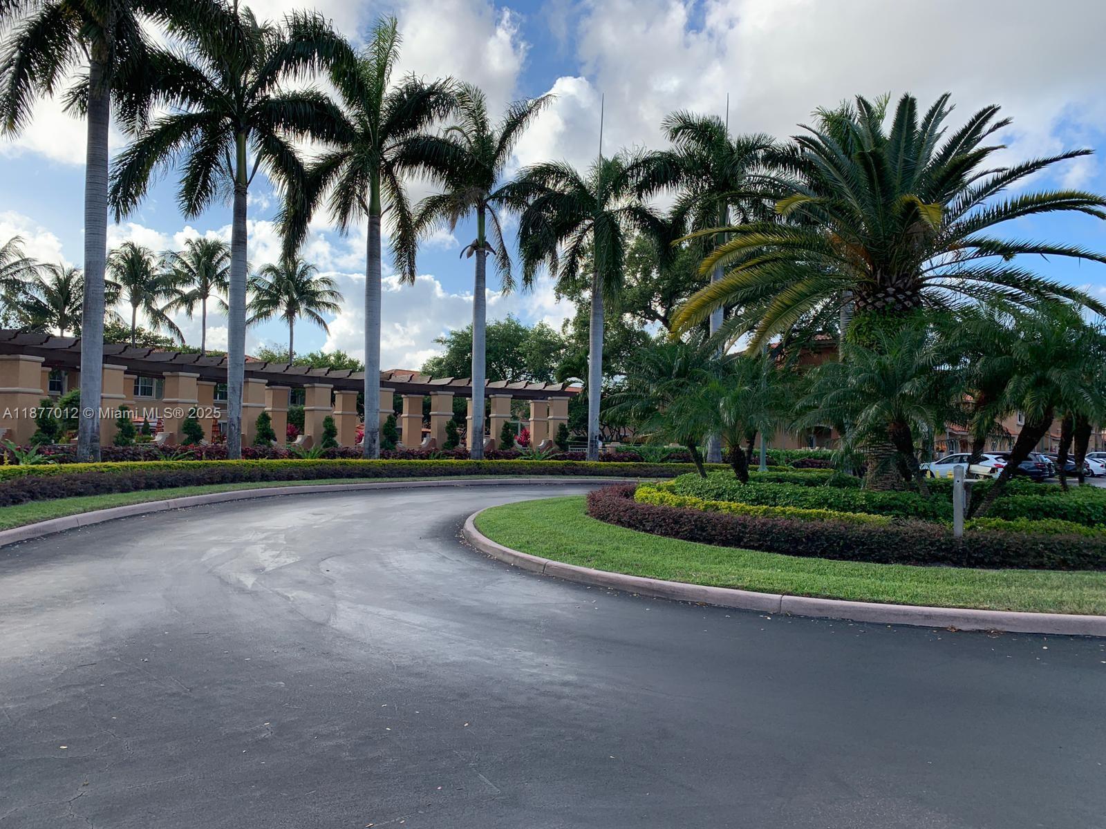 VILLAS AT HARBOR ISLES CO - Residential Lease
