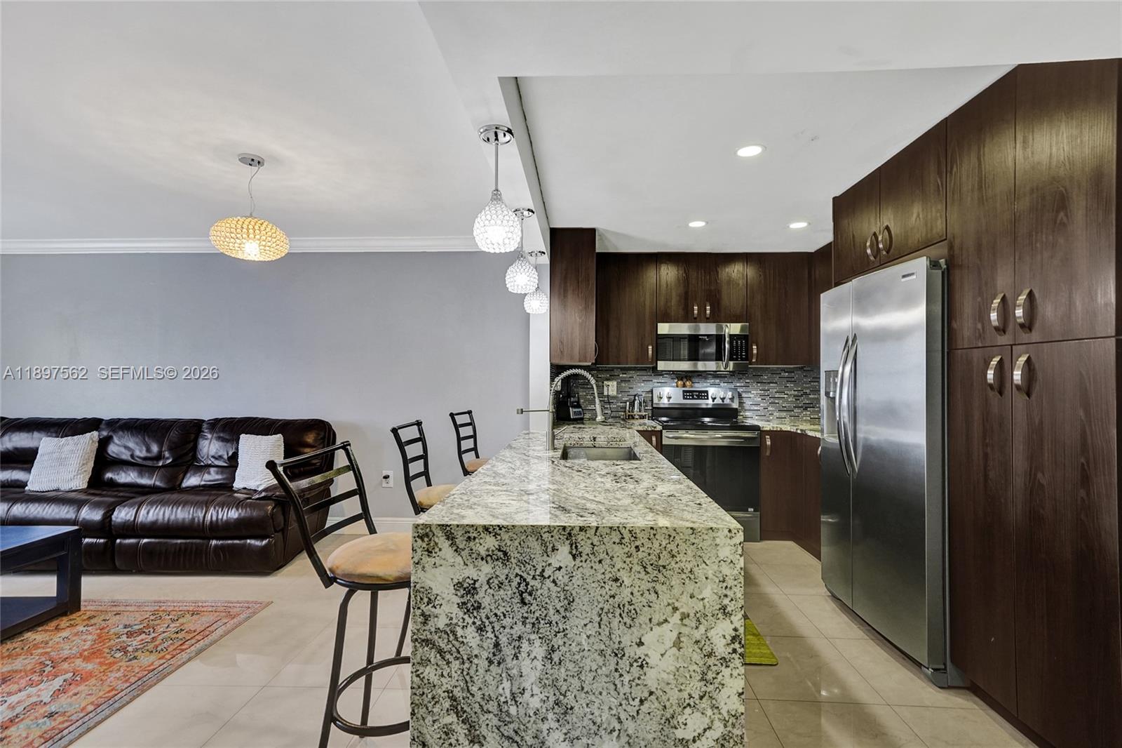 HERITAGE CIRCLE CONDO - Residential