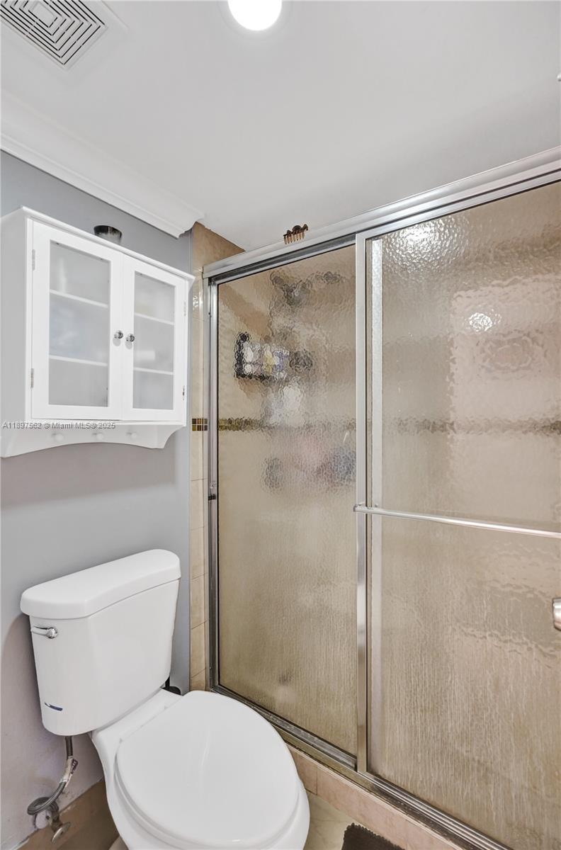 HERITAGE CIRCLE CONDO - Residential