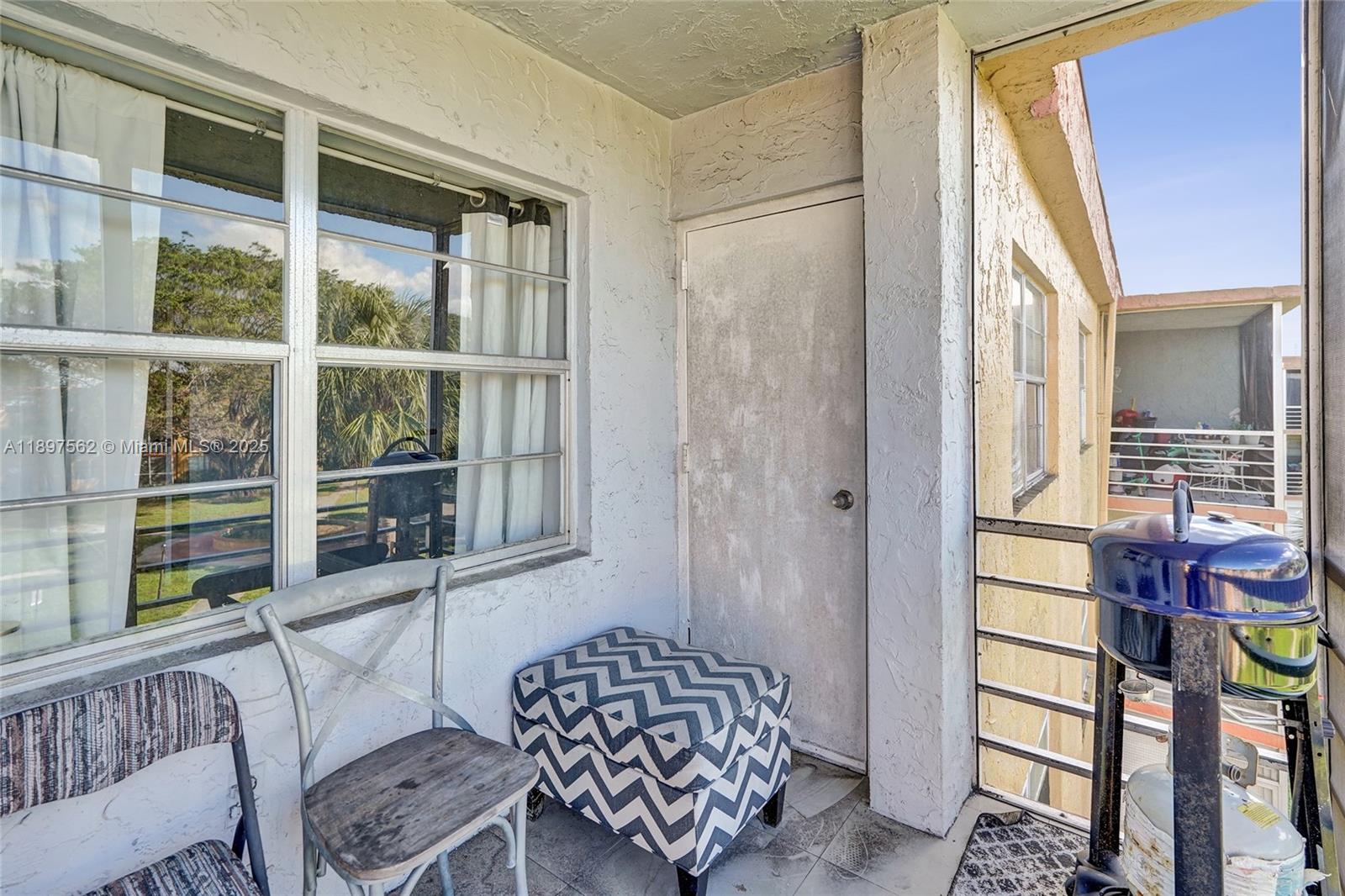 HERITAGE CIRCLE CONDO - Residential