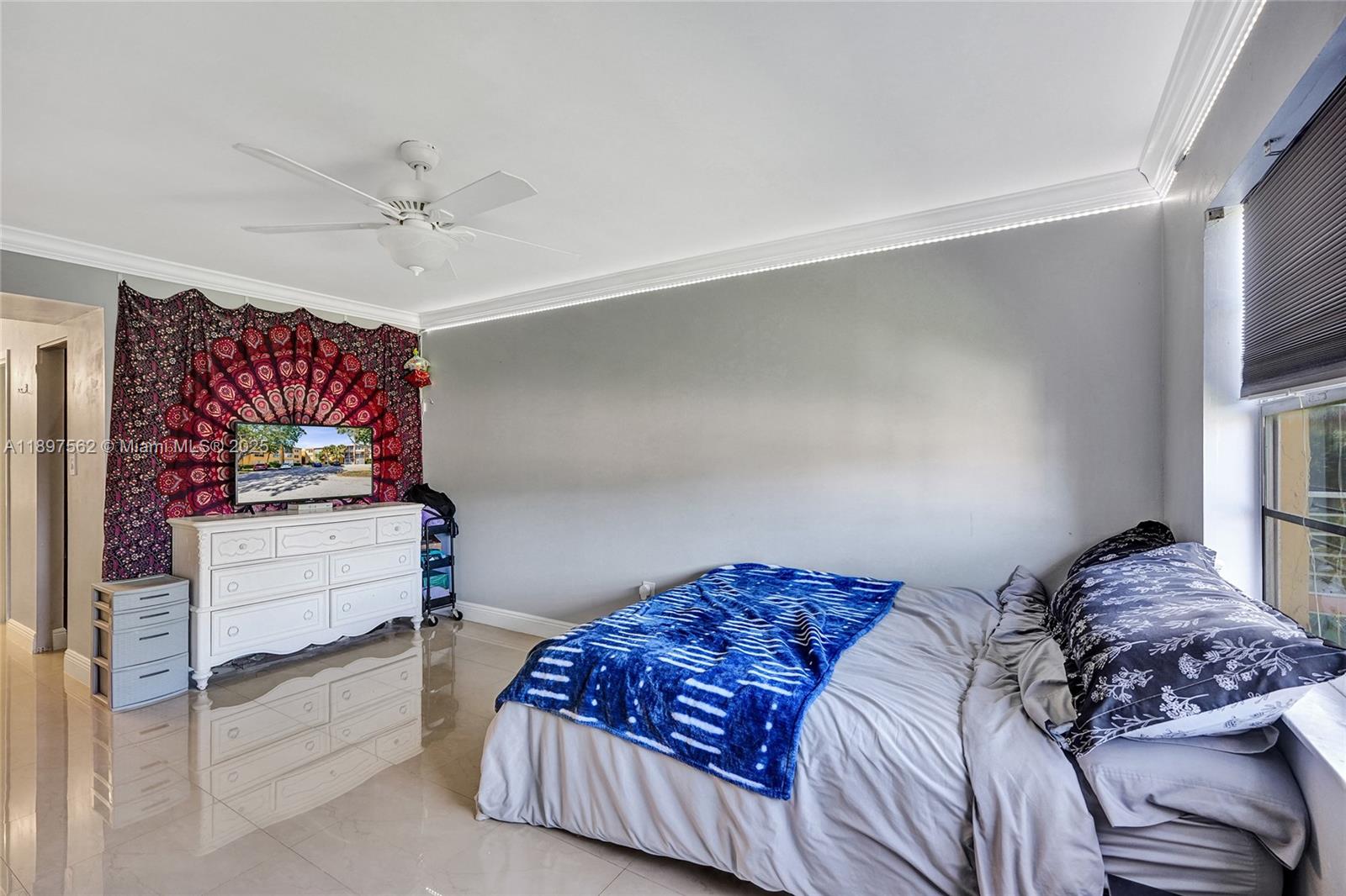 HERITAGE CIRCLE CONDO - Residential