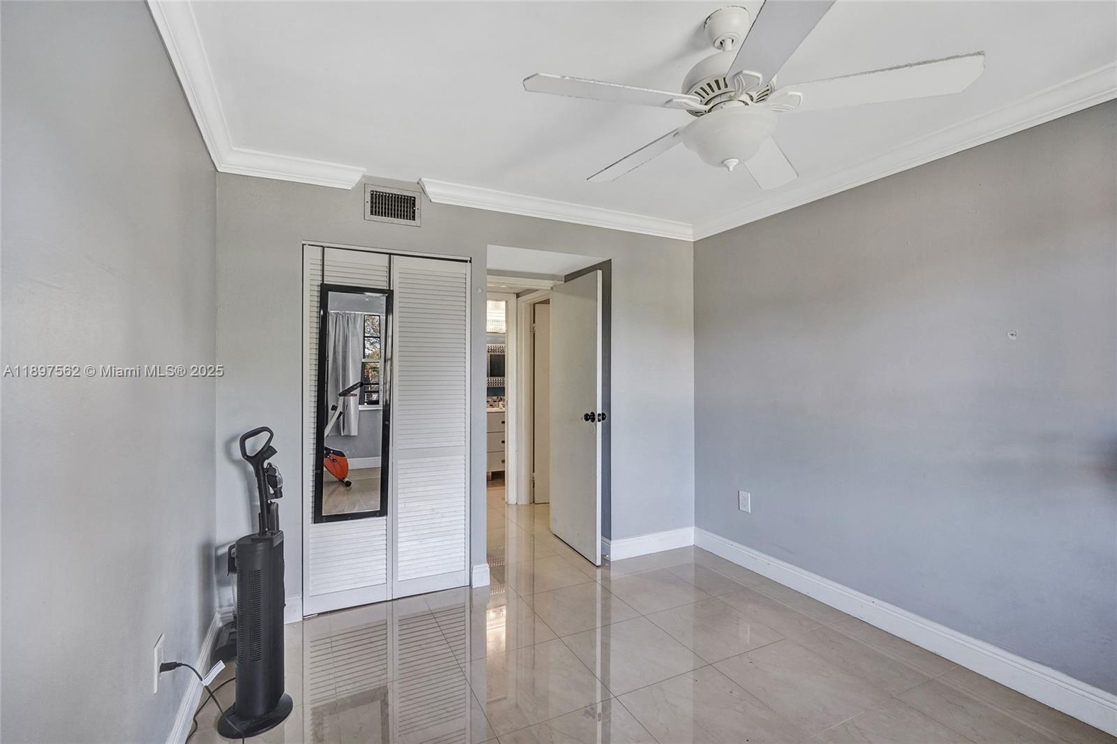 HERITAGE CIRCLE CONDO - Residential