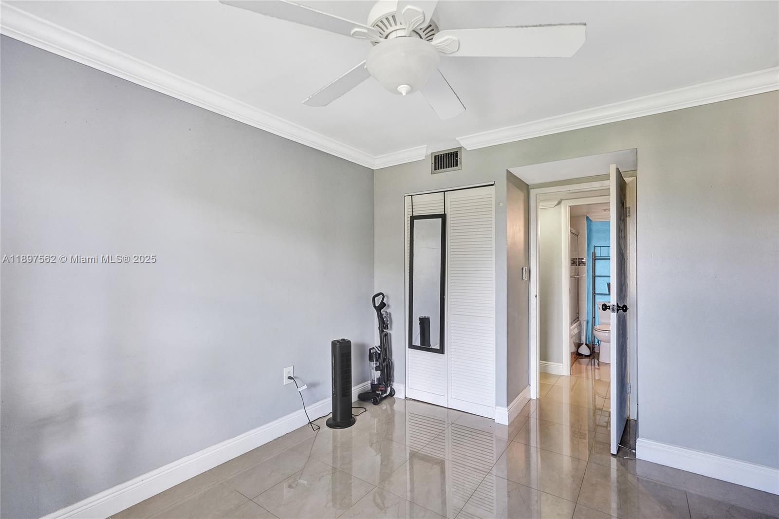 HERITAGE CIRCLE CONDO - Residential