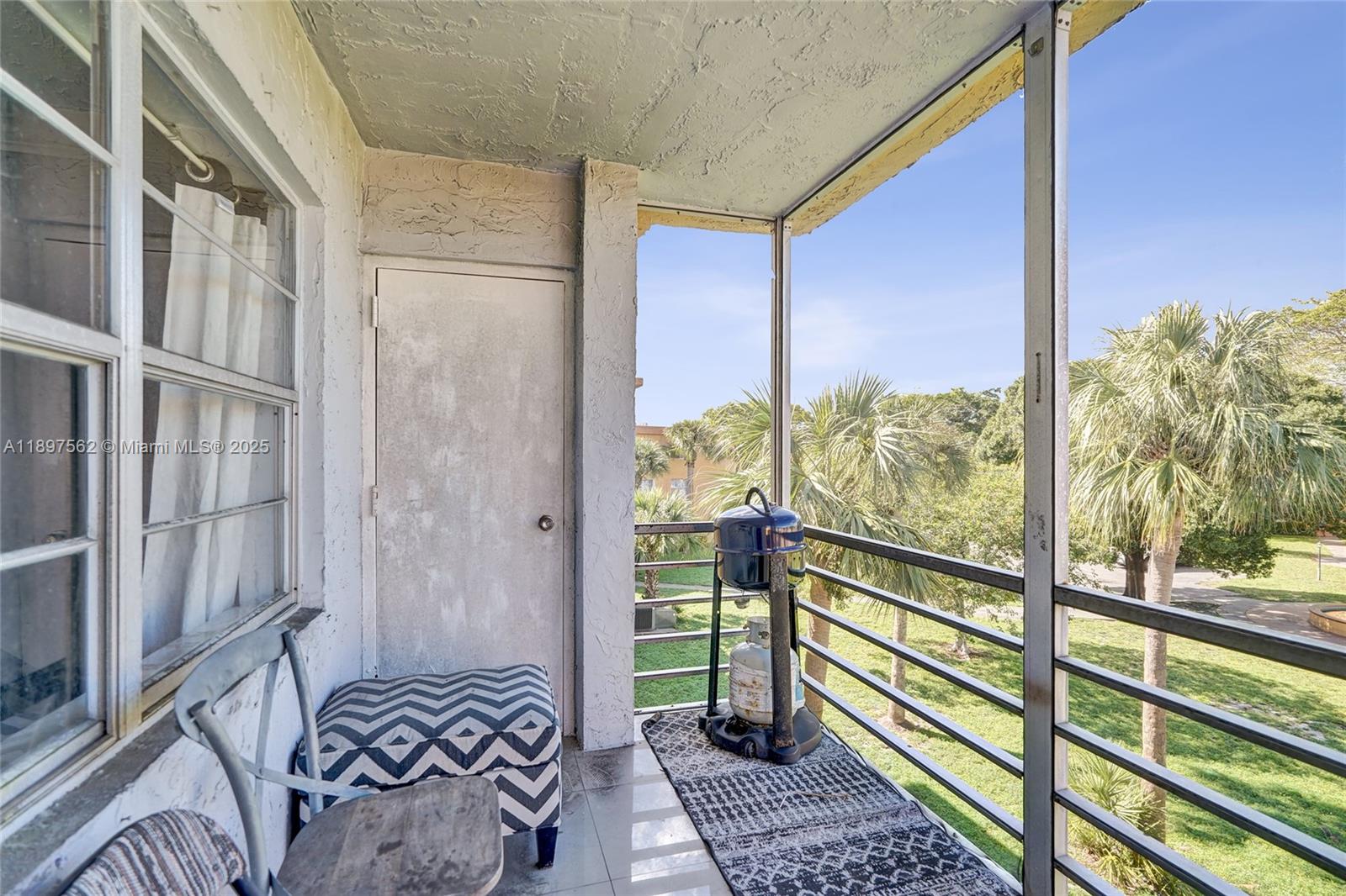 HERITAGE CIRCLE CONDO - Residential